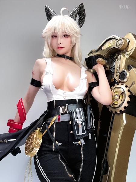 Coser@水淼Aqua 贊妮爆衣自拍