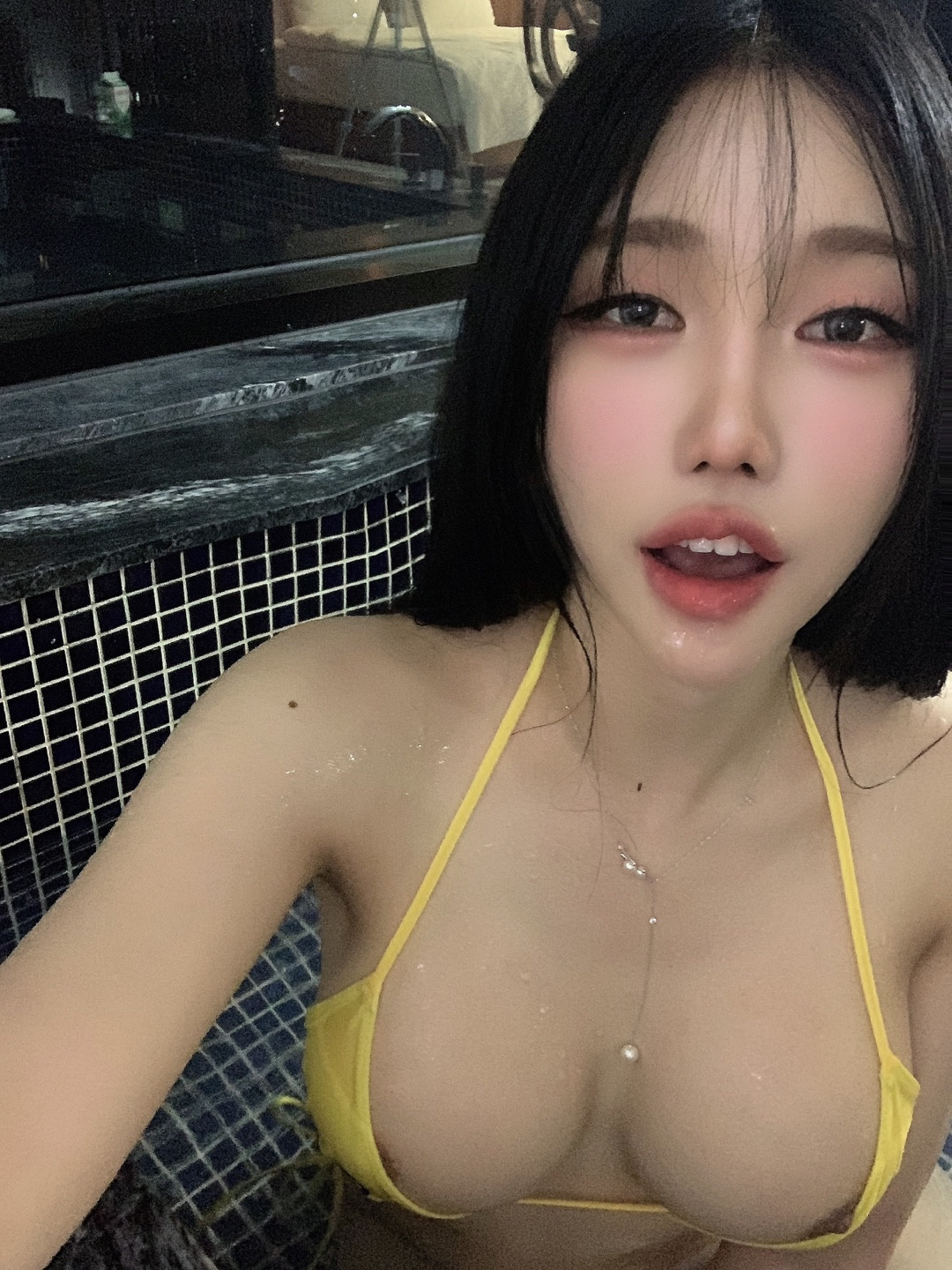 Yunjin 챌이, Moon Night Snap Photobook ‘Pikachu’