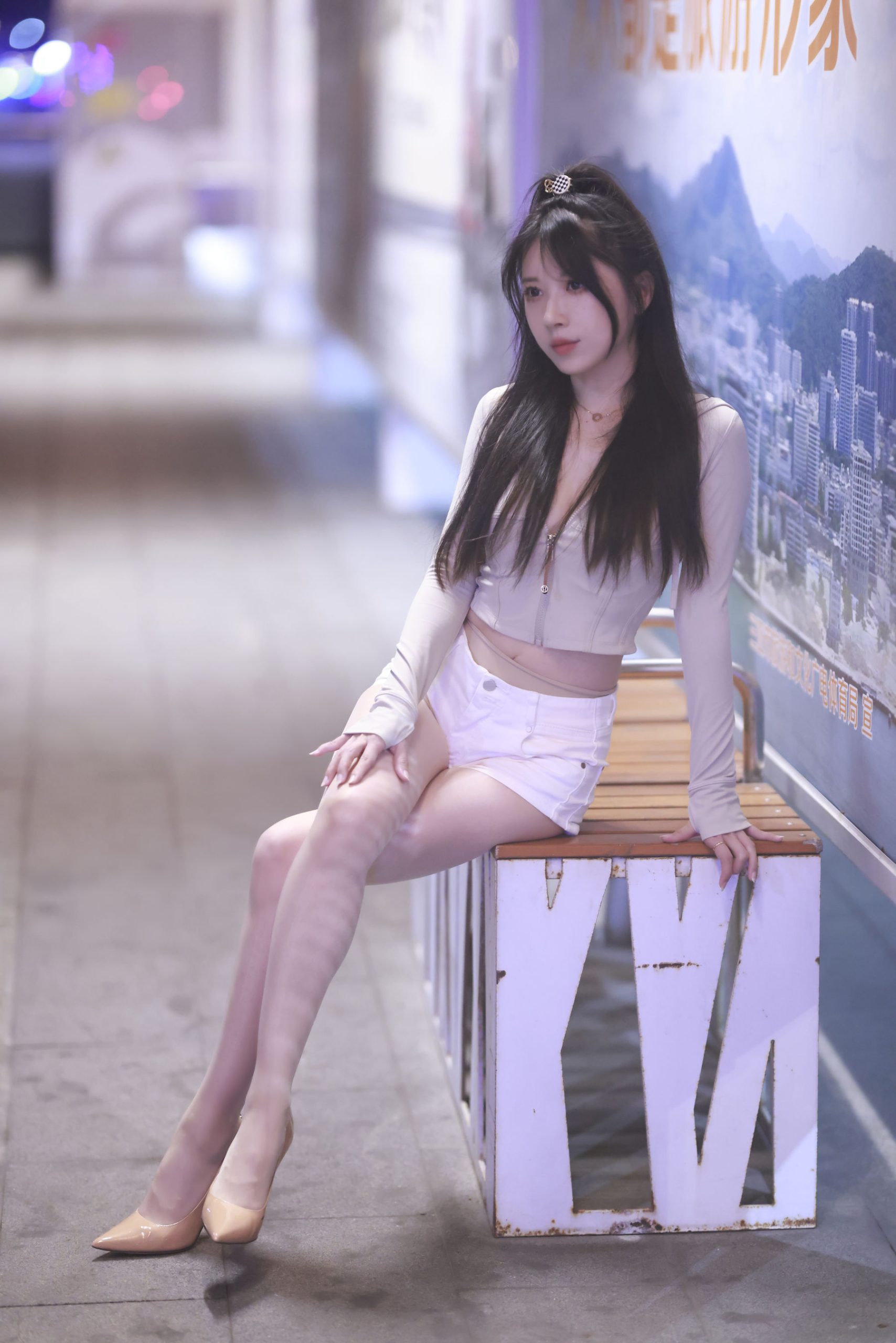 斗鱼主播小女巫露娜 - 芳踪