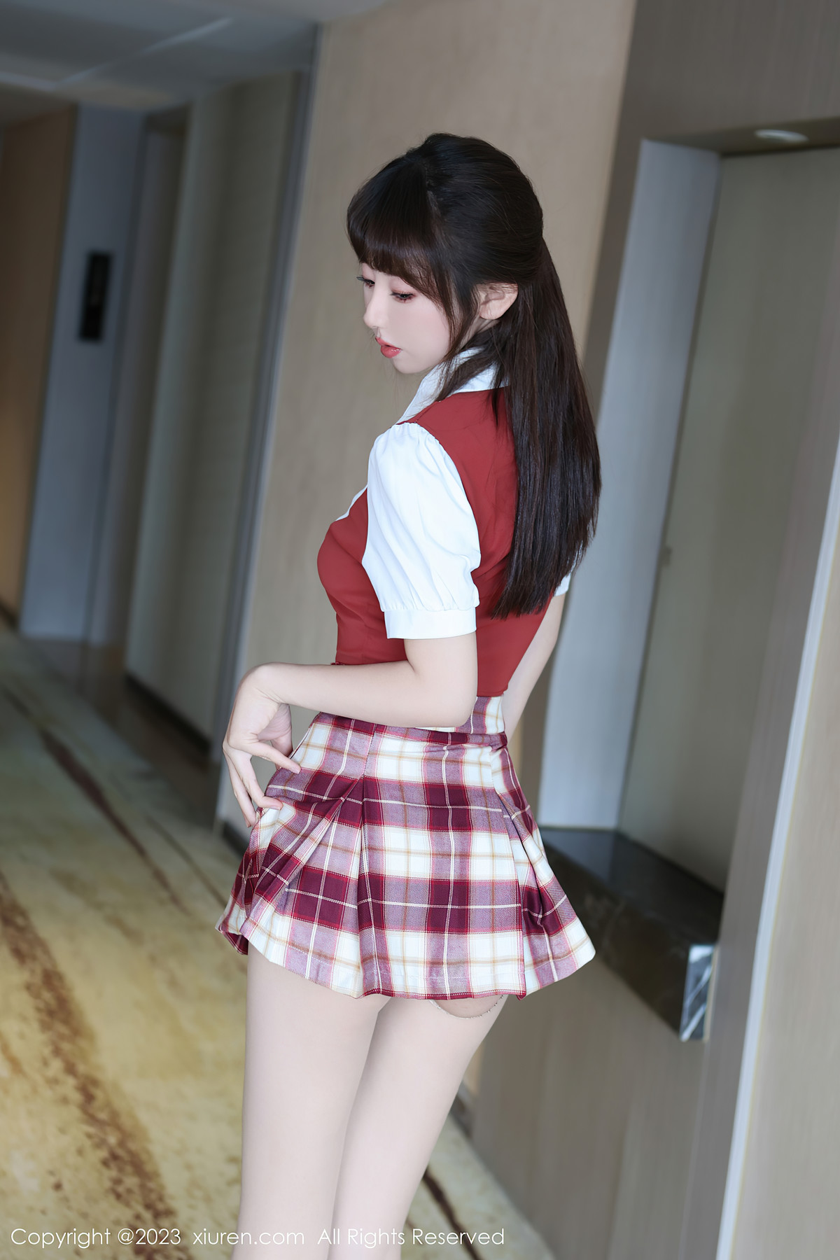 XiuRen秀人网 No.7851 金tiao(70P)