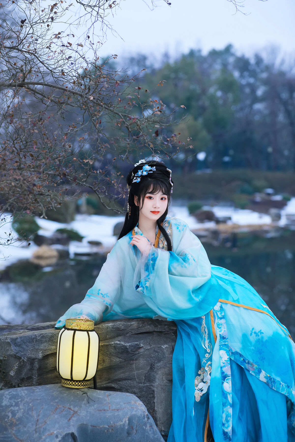 YiTuYu艺图语 Vol.8408 周周Ay (23P)