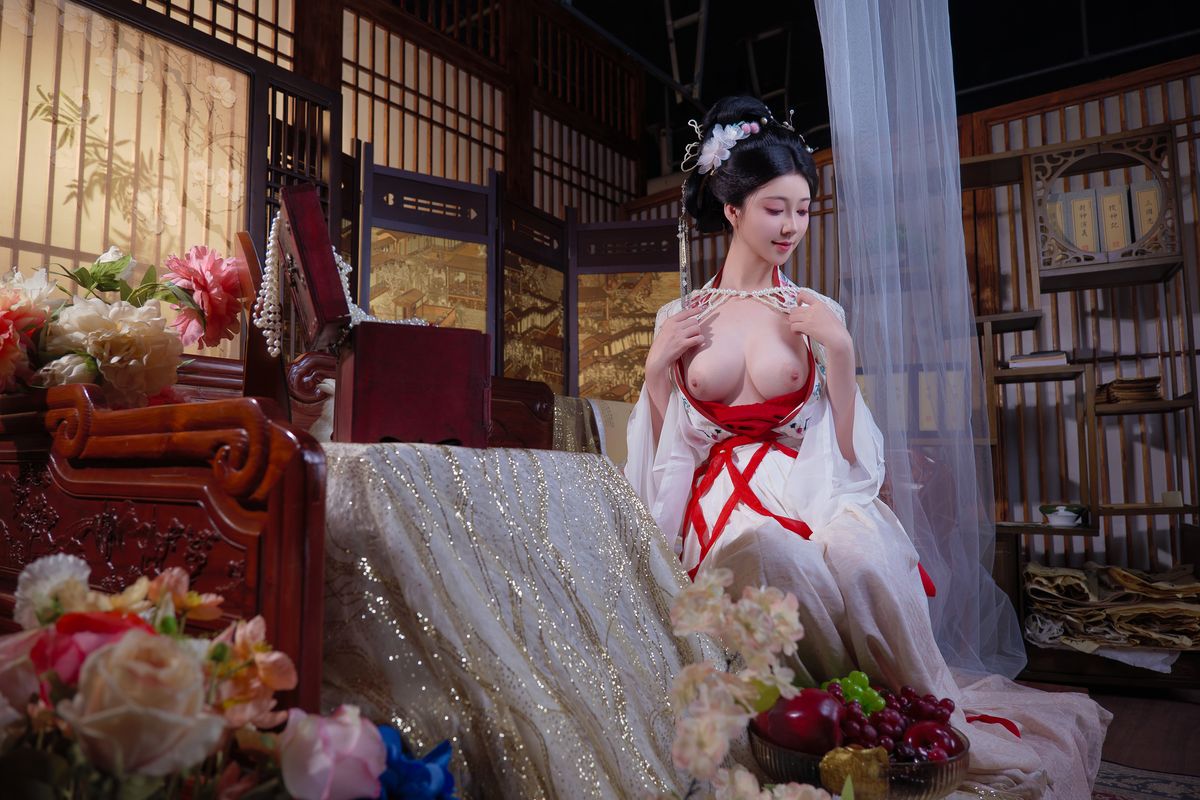 Coser@年年Nnian – 广寒宫 (81P)