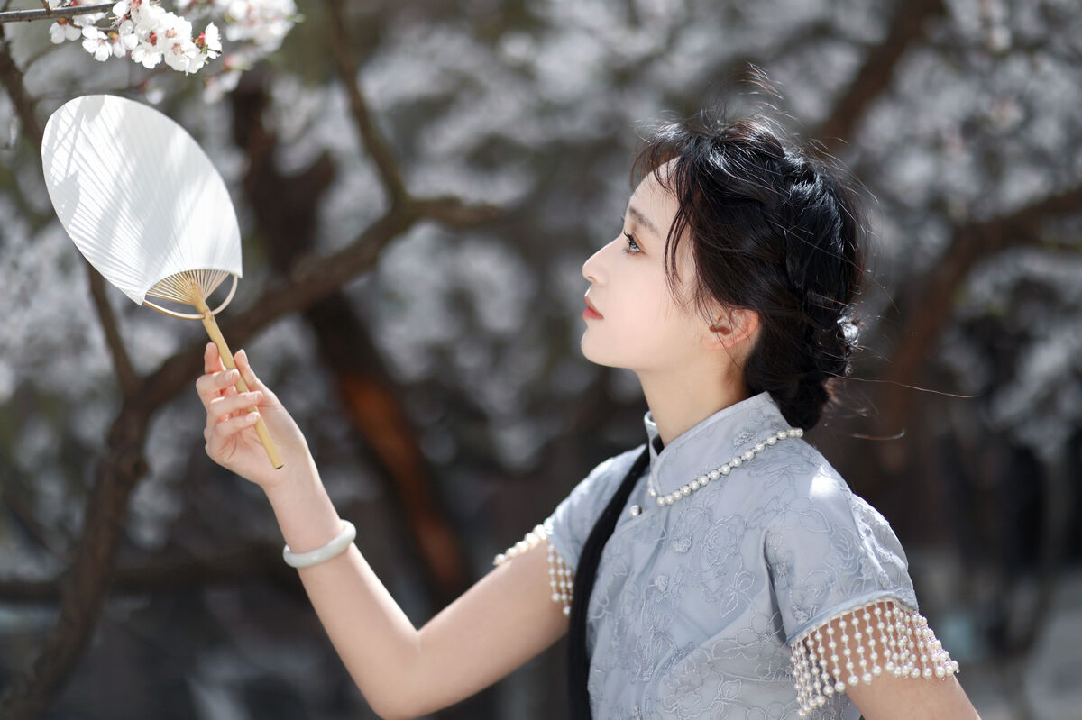 YiTuYu艺图语 Vol.8373 田七喜 (24P)