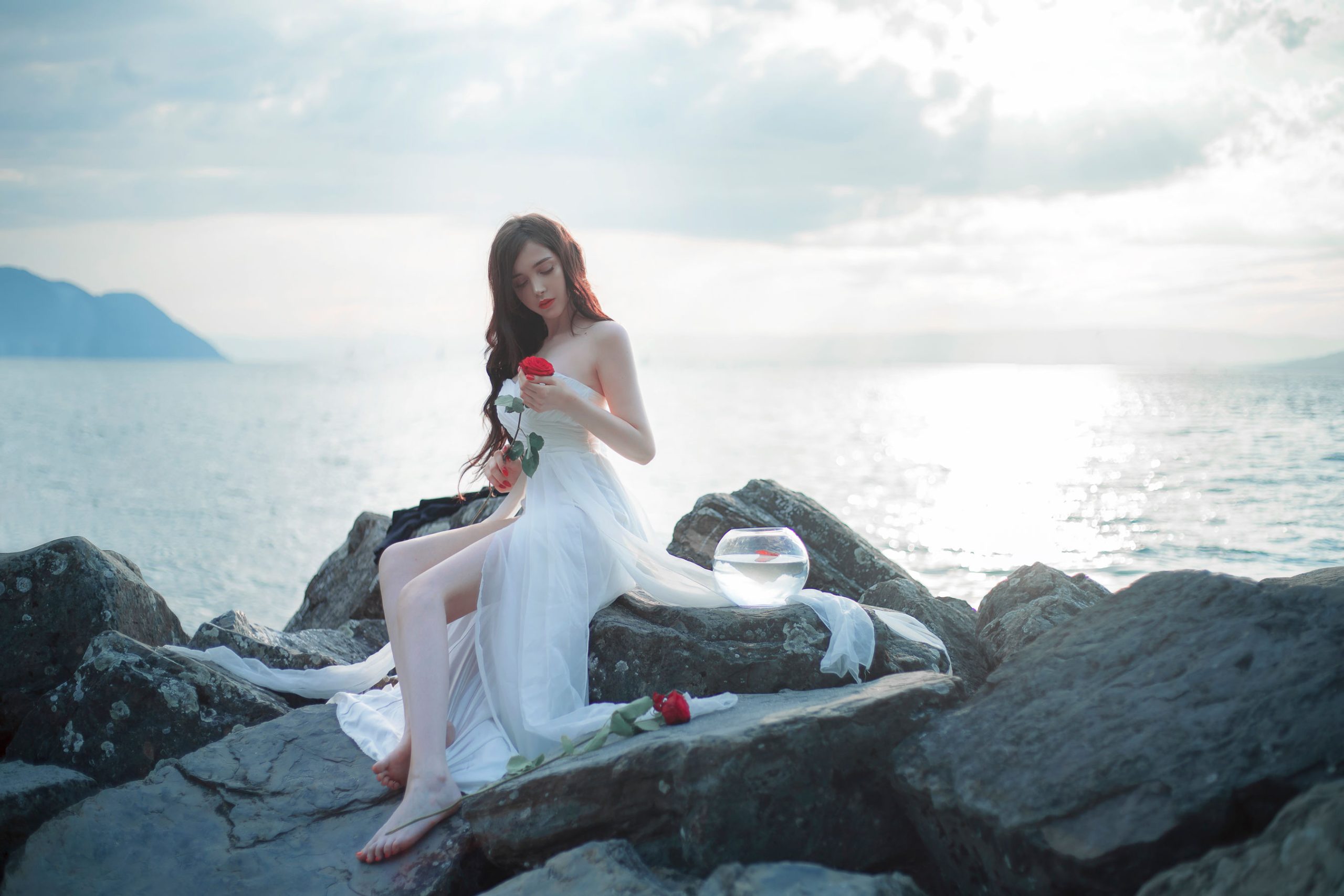 [COS福利] 国外美女SayaTheFox - 海滩随拍