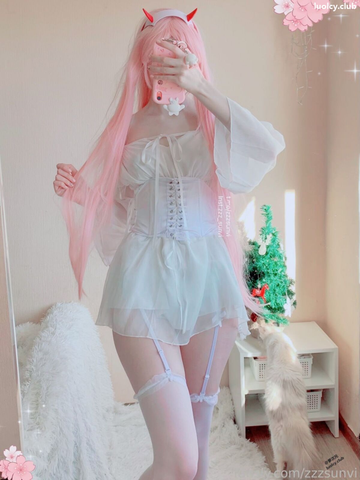 Coser@zzzsunvi – 顶级Cos白虎萝莉美女 治愈系少女的温馨日常 Part03 (64P)