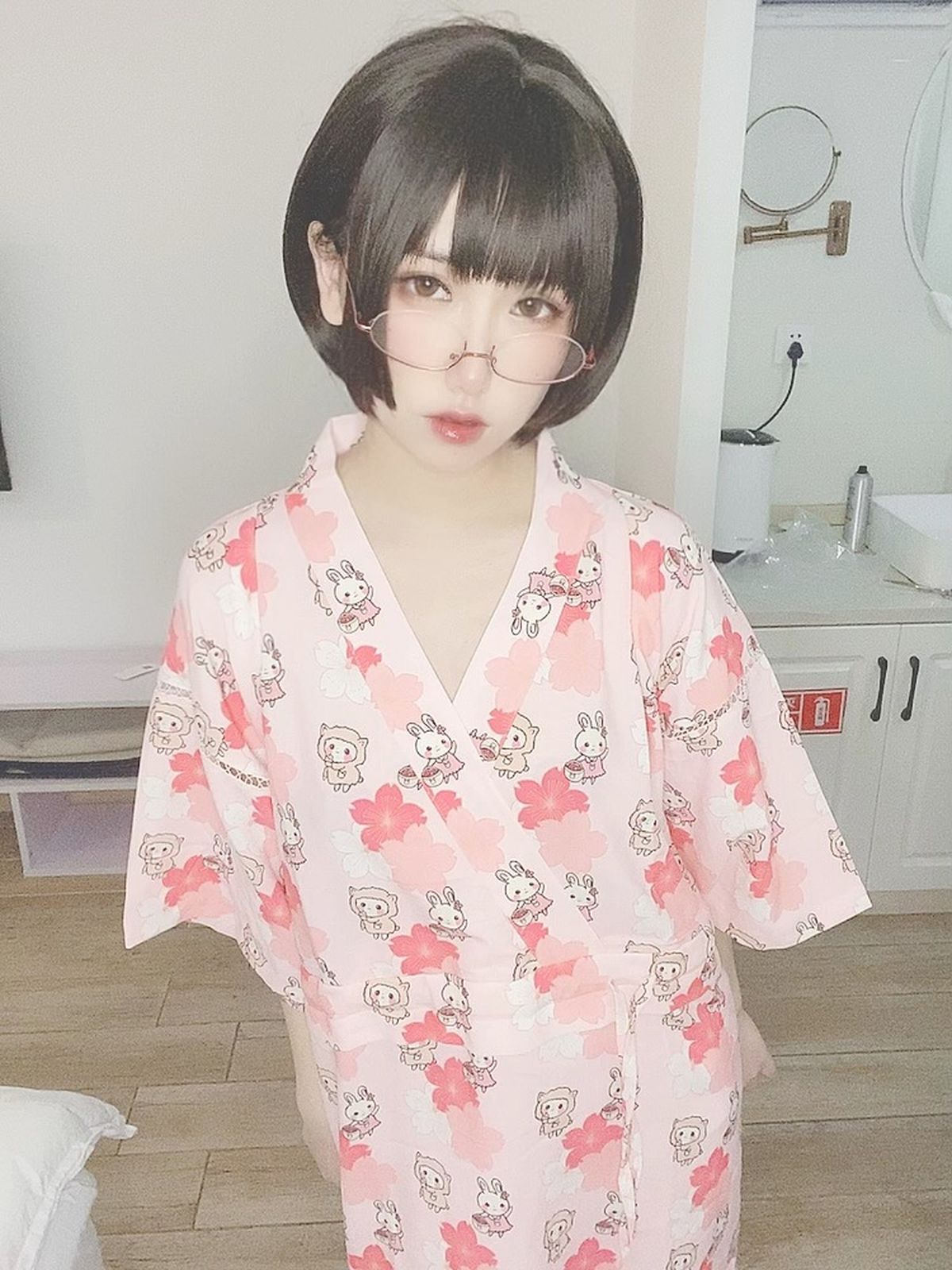 Coser@芋圆侑子 – 少妇 Part1 (58P – 8V)
