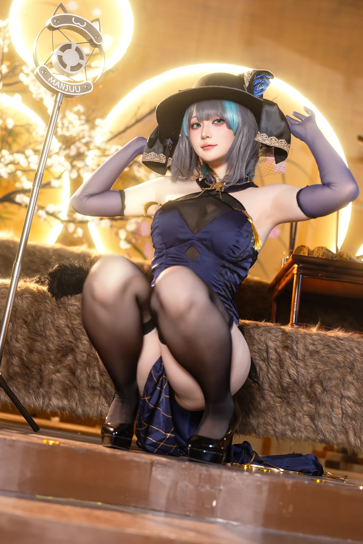 Cosplay 屿鱼 – 金装猫猫头