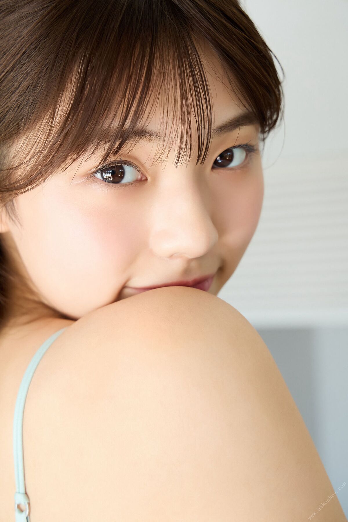 JP Kikuchi Hina 菊地姫奈 – キミと過ごした夏 Vol.2 120ページ豪華版 ＦＲＩＤＡＹデジタル写真集 Part02 (53P)