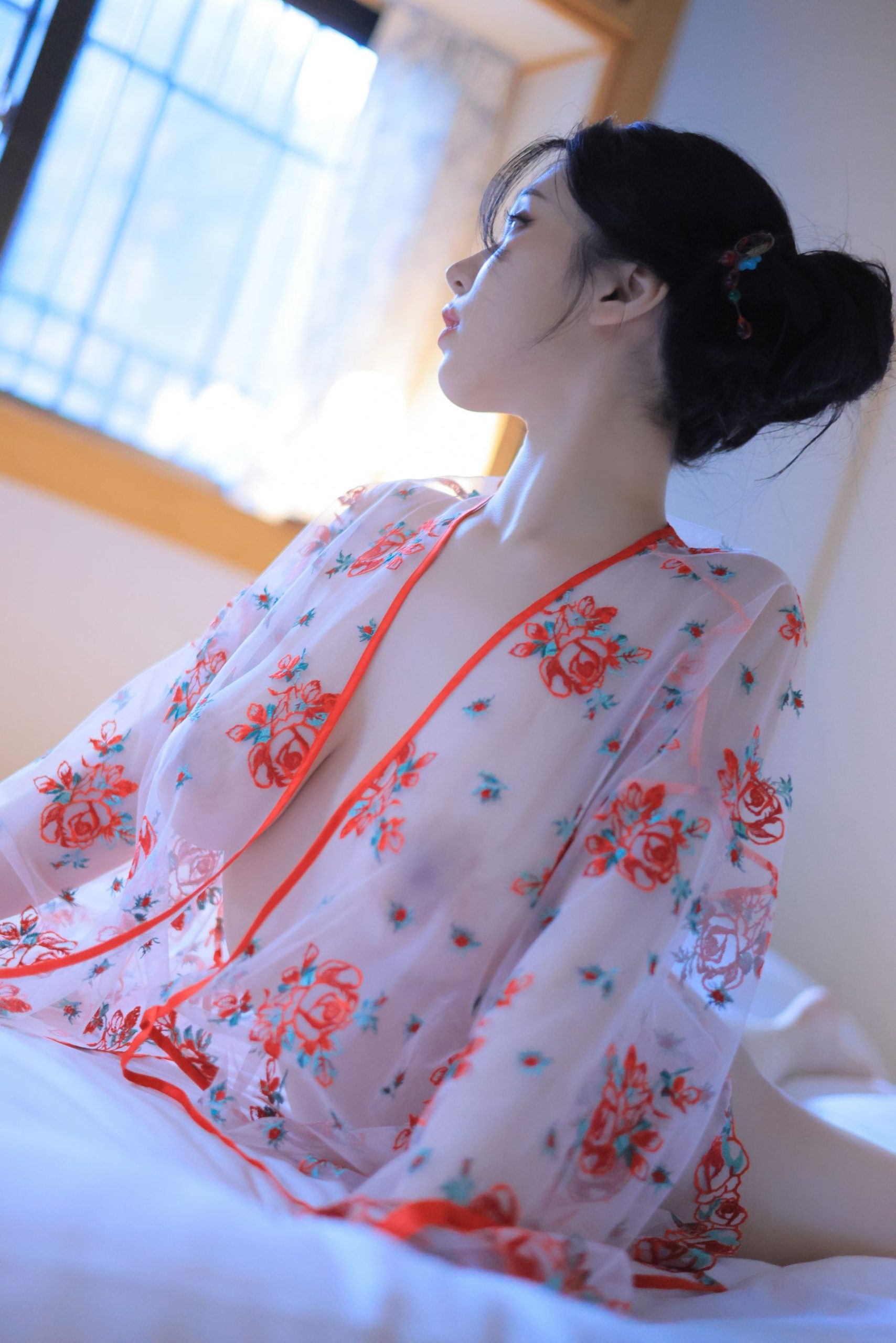 Yeonwoo - Heat - 1