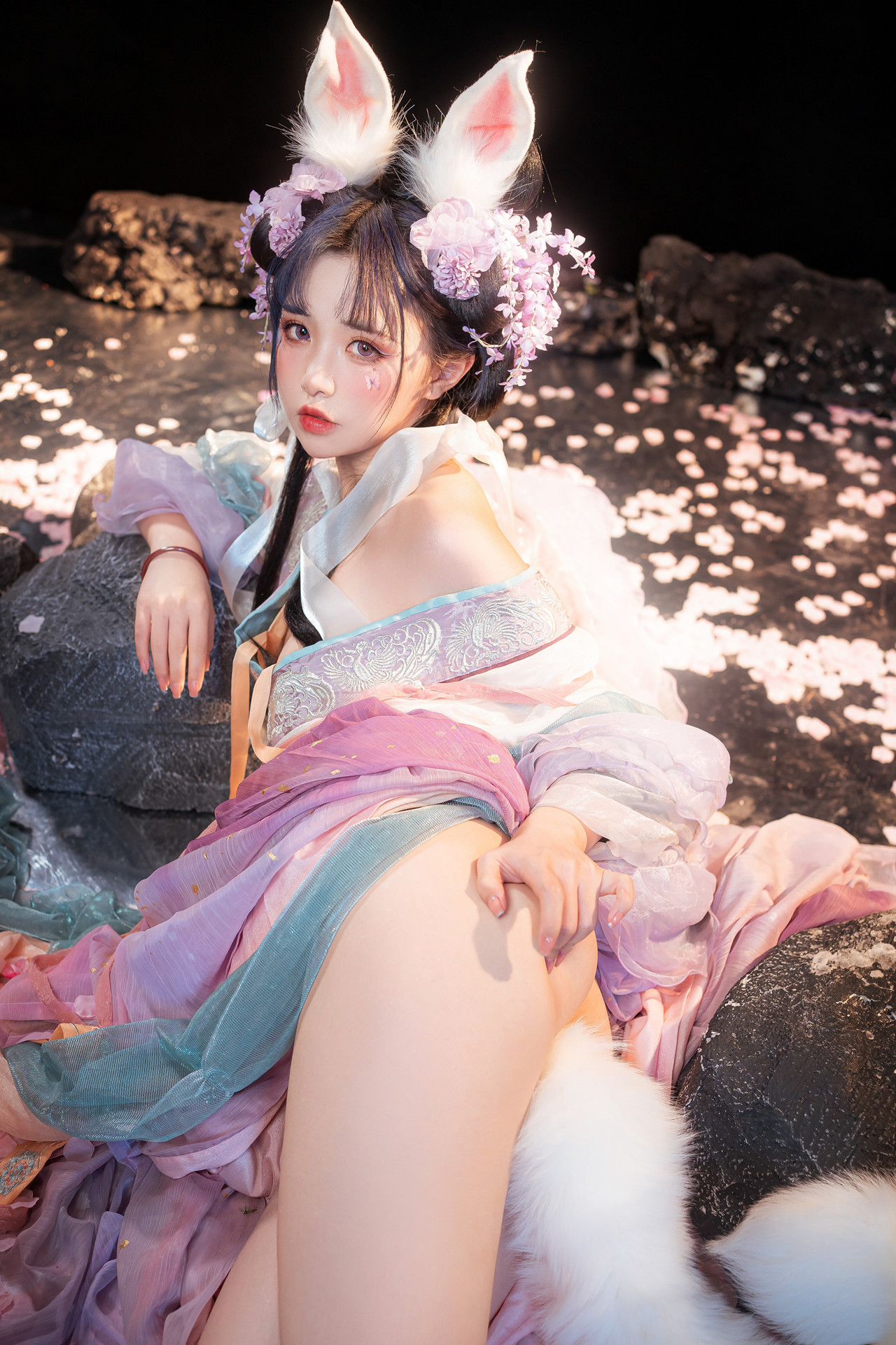 Nekokoyoshi 爆机少女喵小吉, 写真集 绮怀