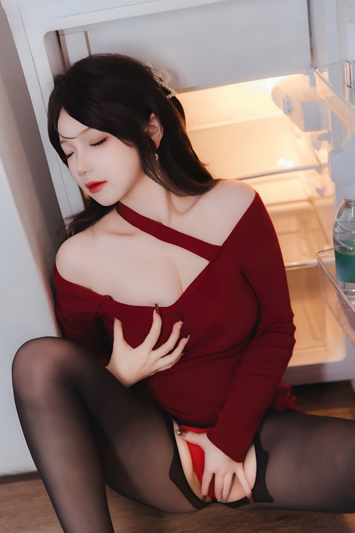 Coser@雪晴Astra – 红裙黑丝小娇妻 (66P – 2V)