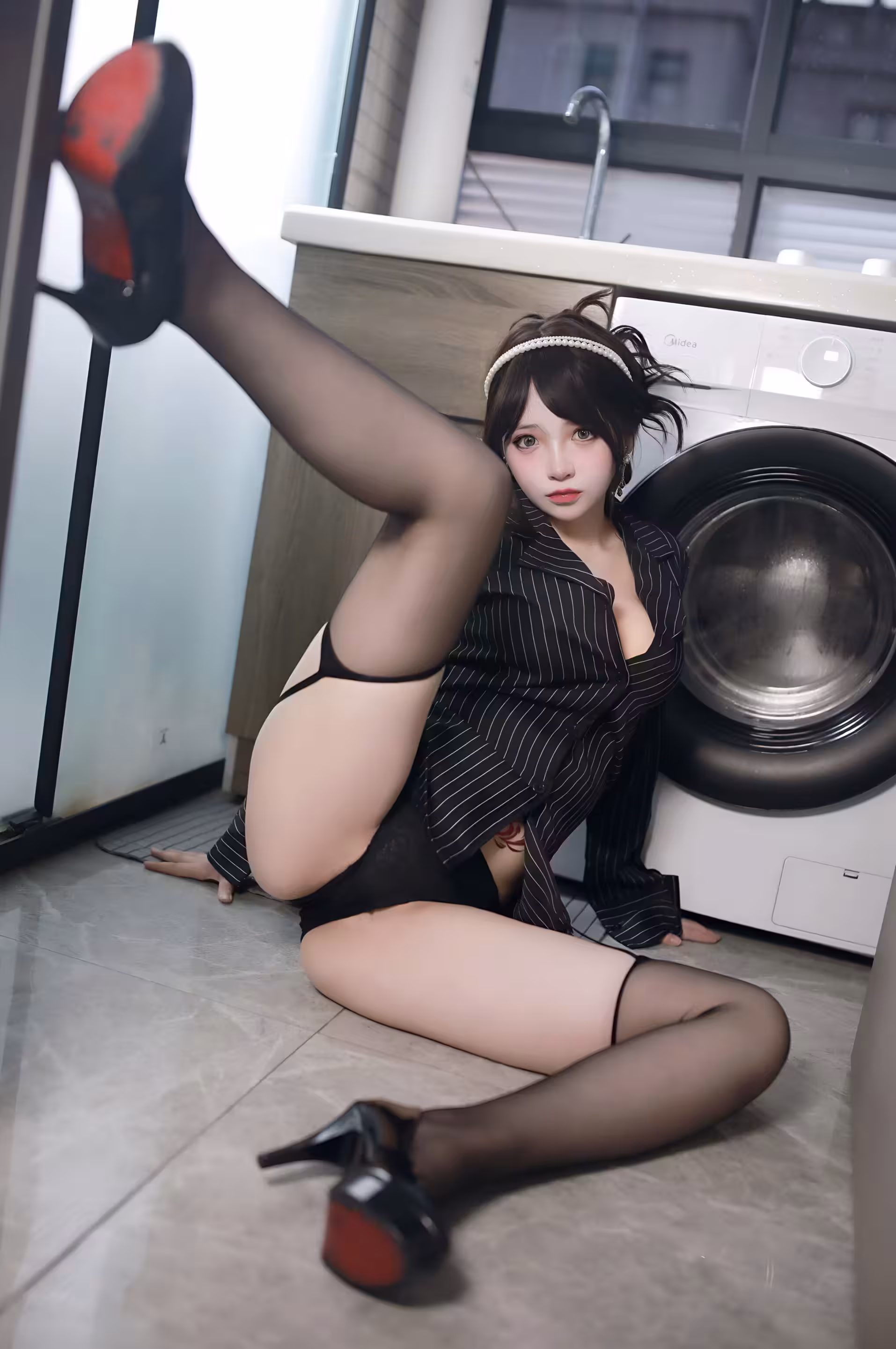 瘋貓ss 吊帶絲襪西裝 (71P)