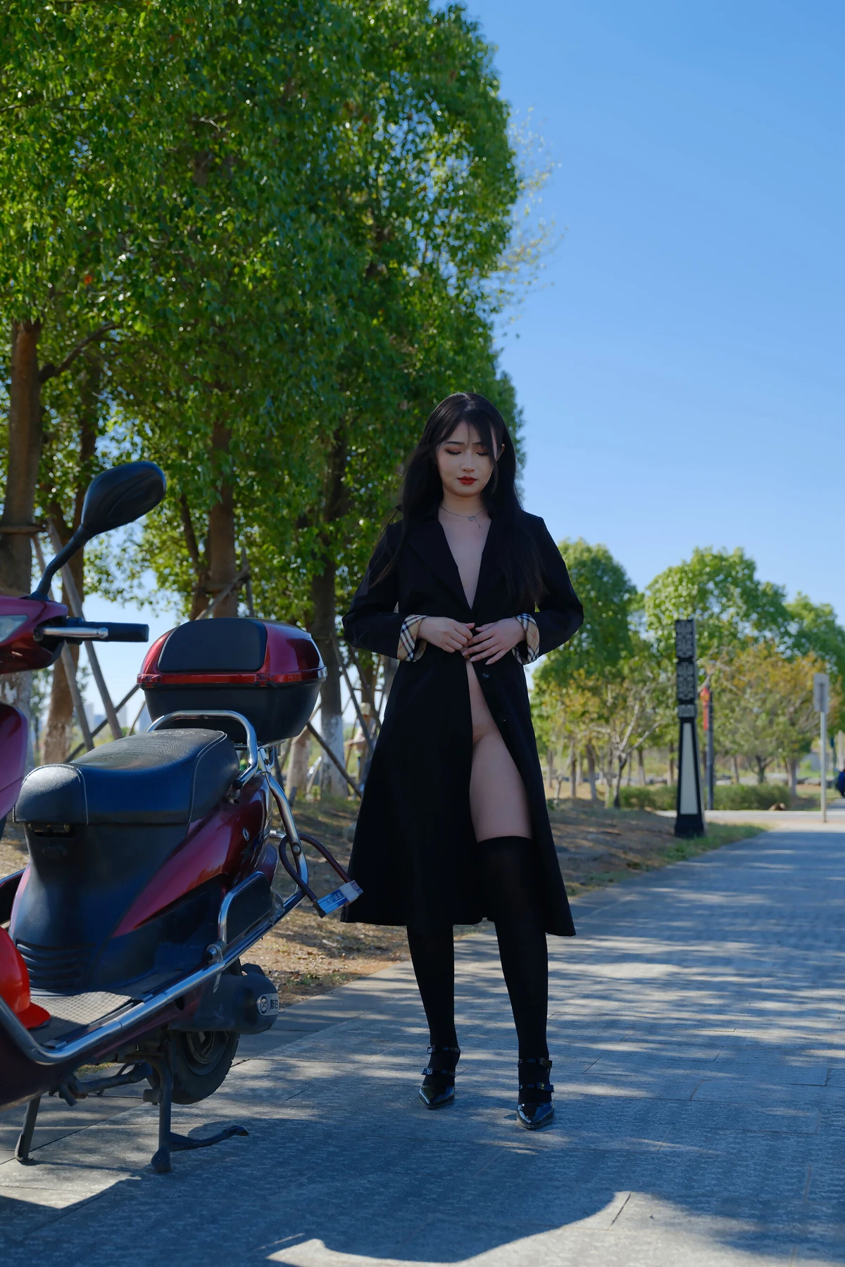 小泽 – 黑丝御姐 户外露出 Set.01