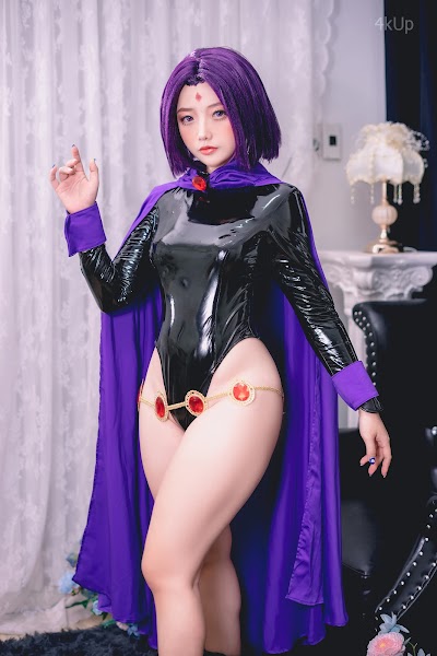 Coser@Messie Huang Raven