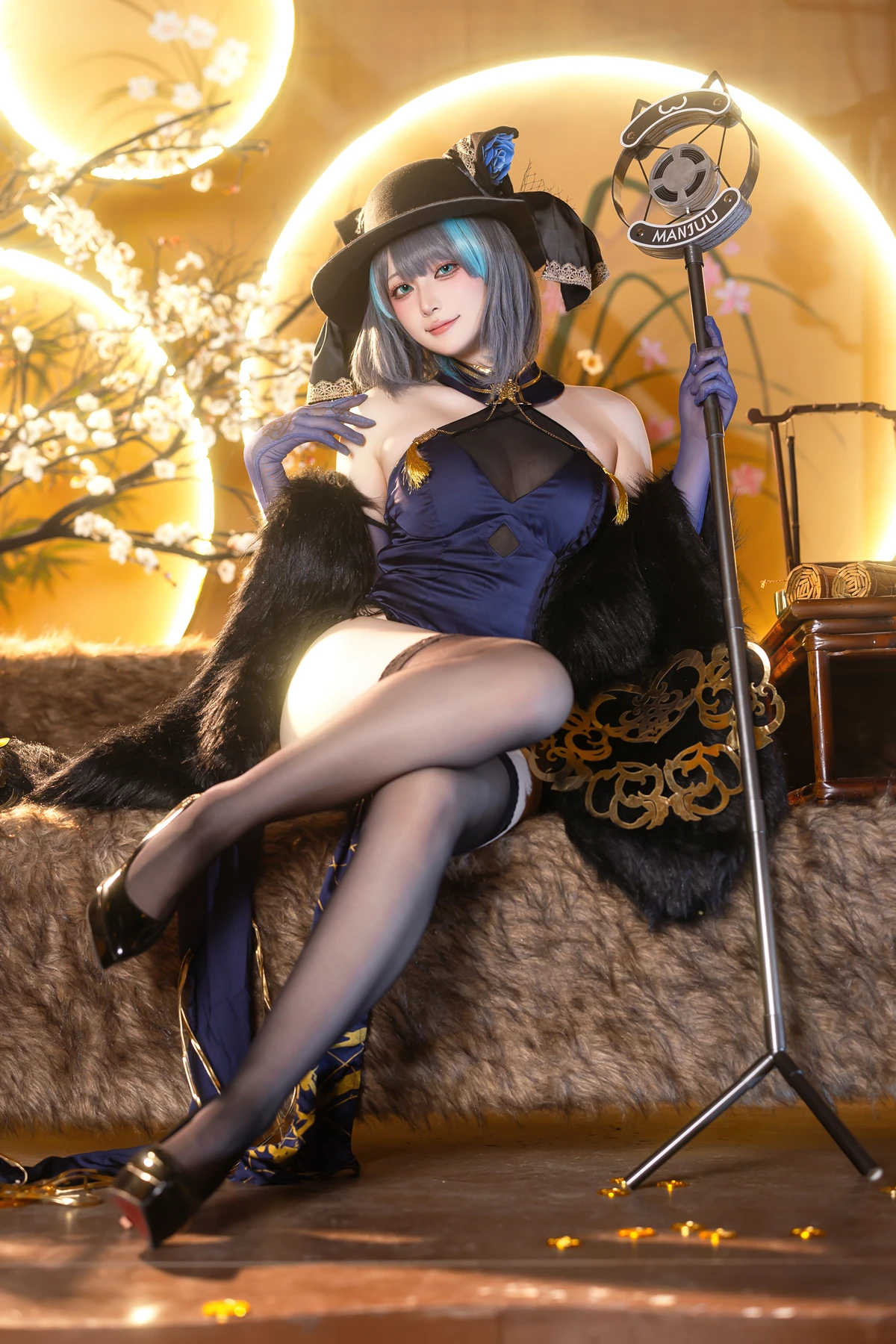 Cosplay 屿鱼 – 金装猫猫头