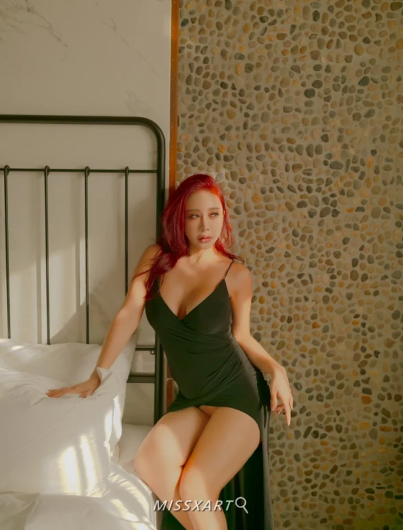 SOYOUNG – In The Hotel