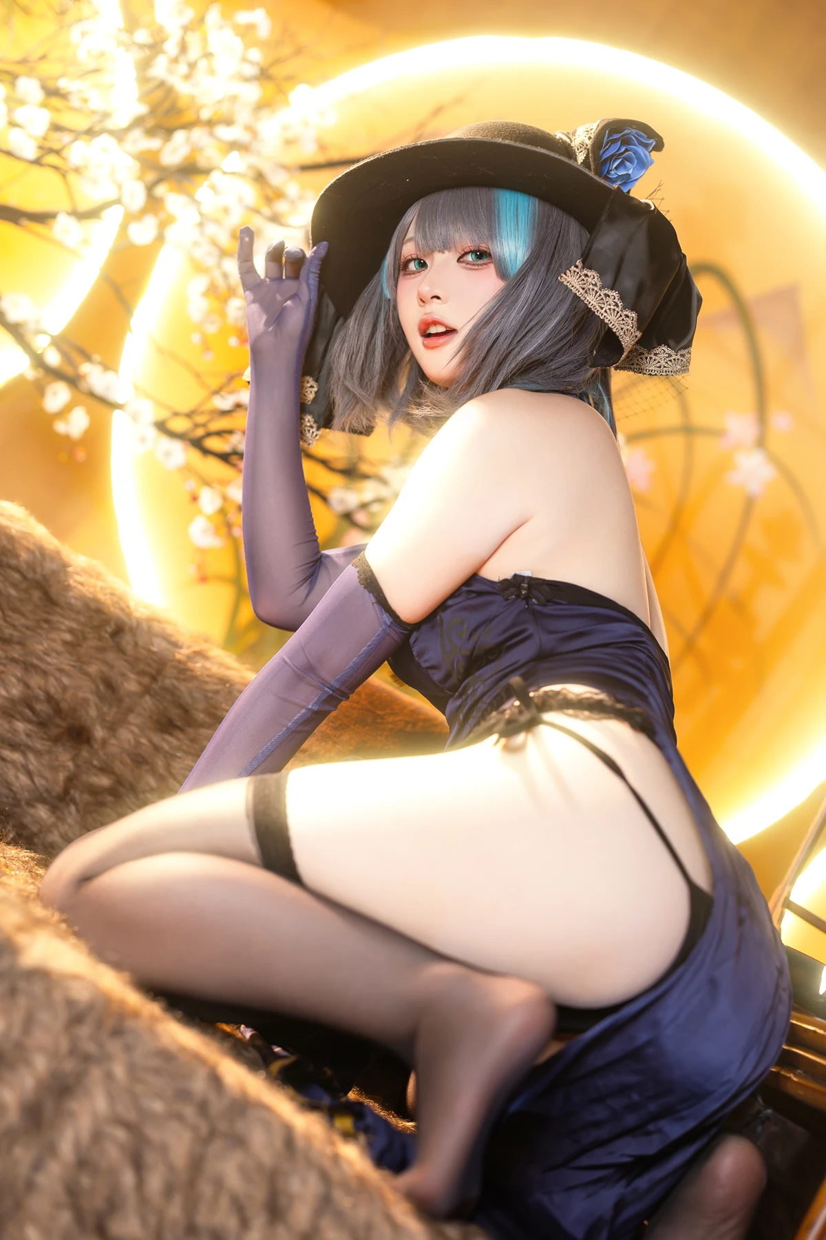 Cosplay 屿鱼 – 金装猫猫头