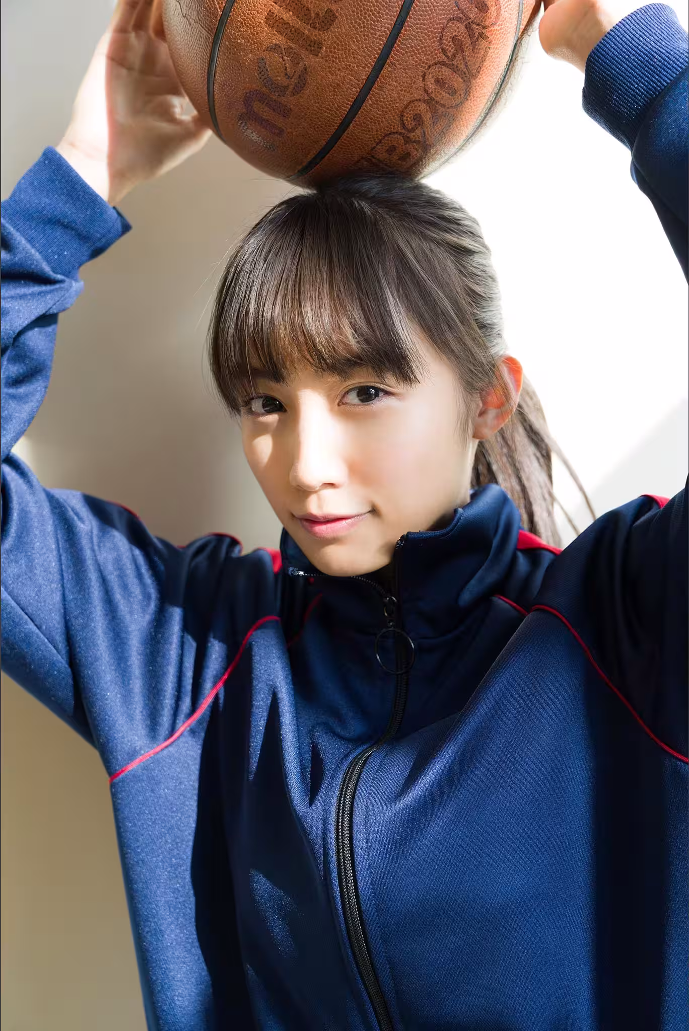 黑色hikari神圣美麗的女孩Spisan Gravure攝影書（41p）