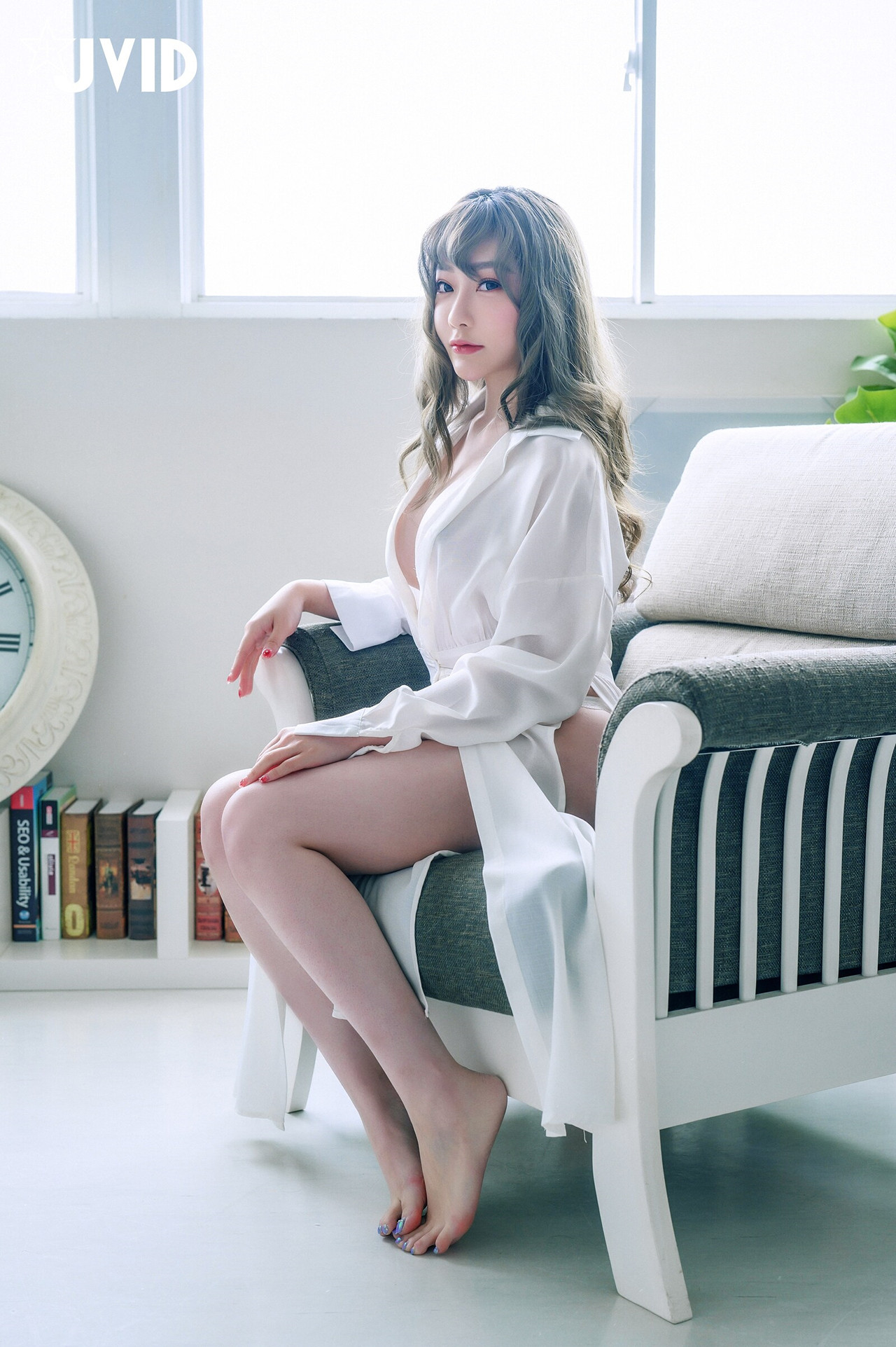 JVID 璃奈醬 – 兄弟一起把玩超美極品充氣娃娃，誤觸開關，一秒變真人 掰超開特寫／粉嫩鮑 Set.01