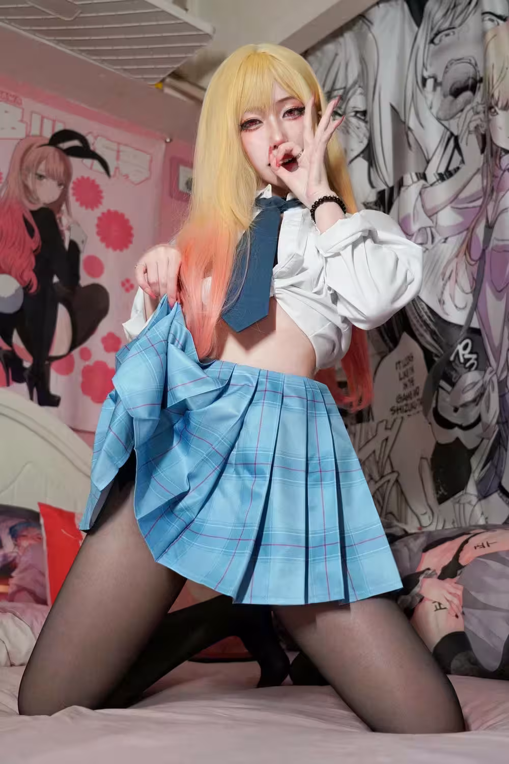 網絡美女絞肉姬Walküre-O交少女喜多川海夢主題性感JK制服露黑色內衣秀惹火身材誘惑寫真42P