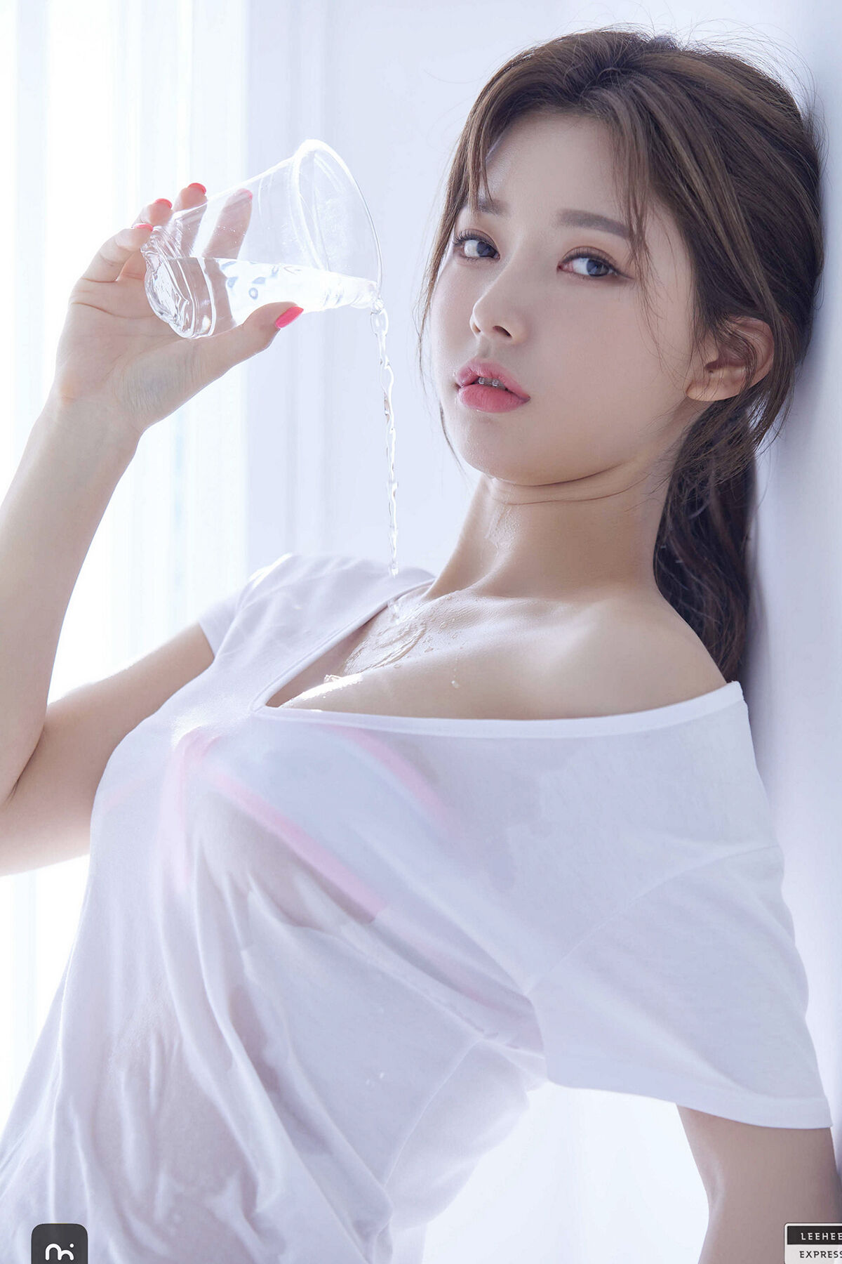 LE LEBE-229A U.Hwa 은유화