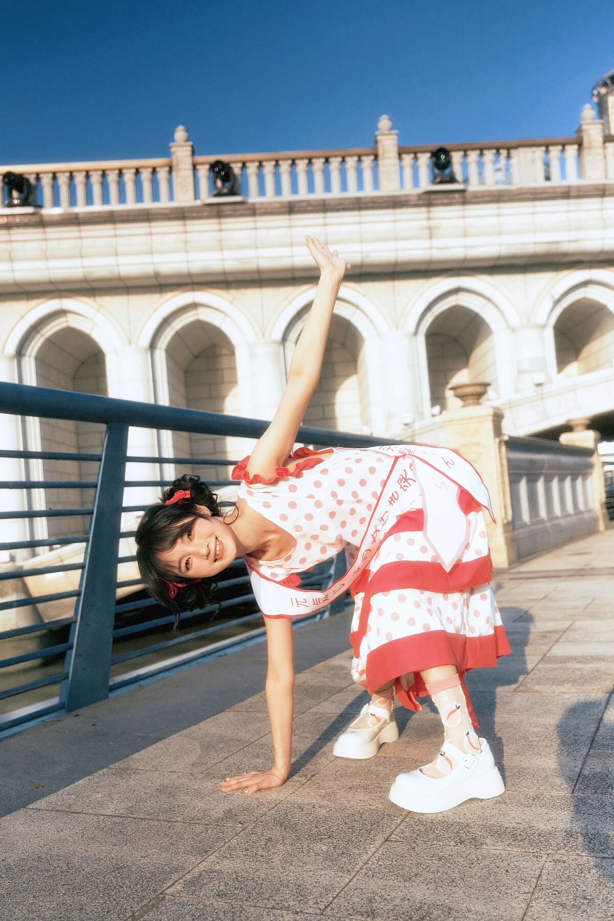 YiTuYu艺图语 Vol.8369 乌堆少女 (28P)