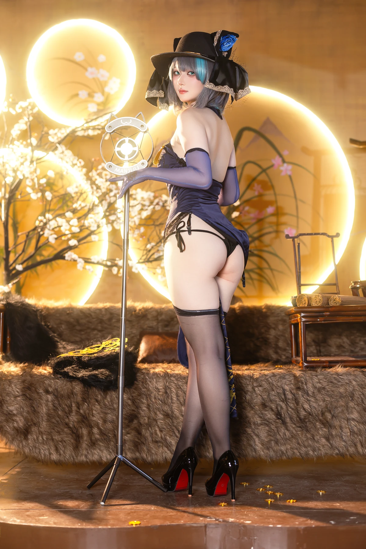 Cosplay 屿鱼 – 金装猫猫头