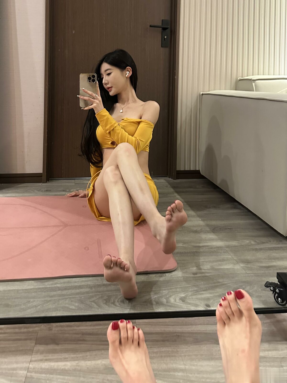 Li Yun Xi Baby 黎允熙baby – 柠檬黄 (37P)