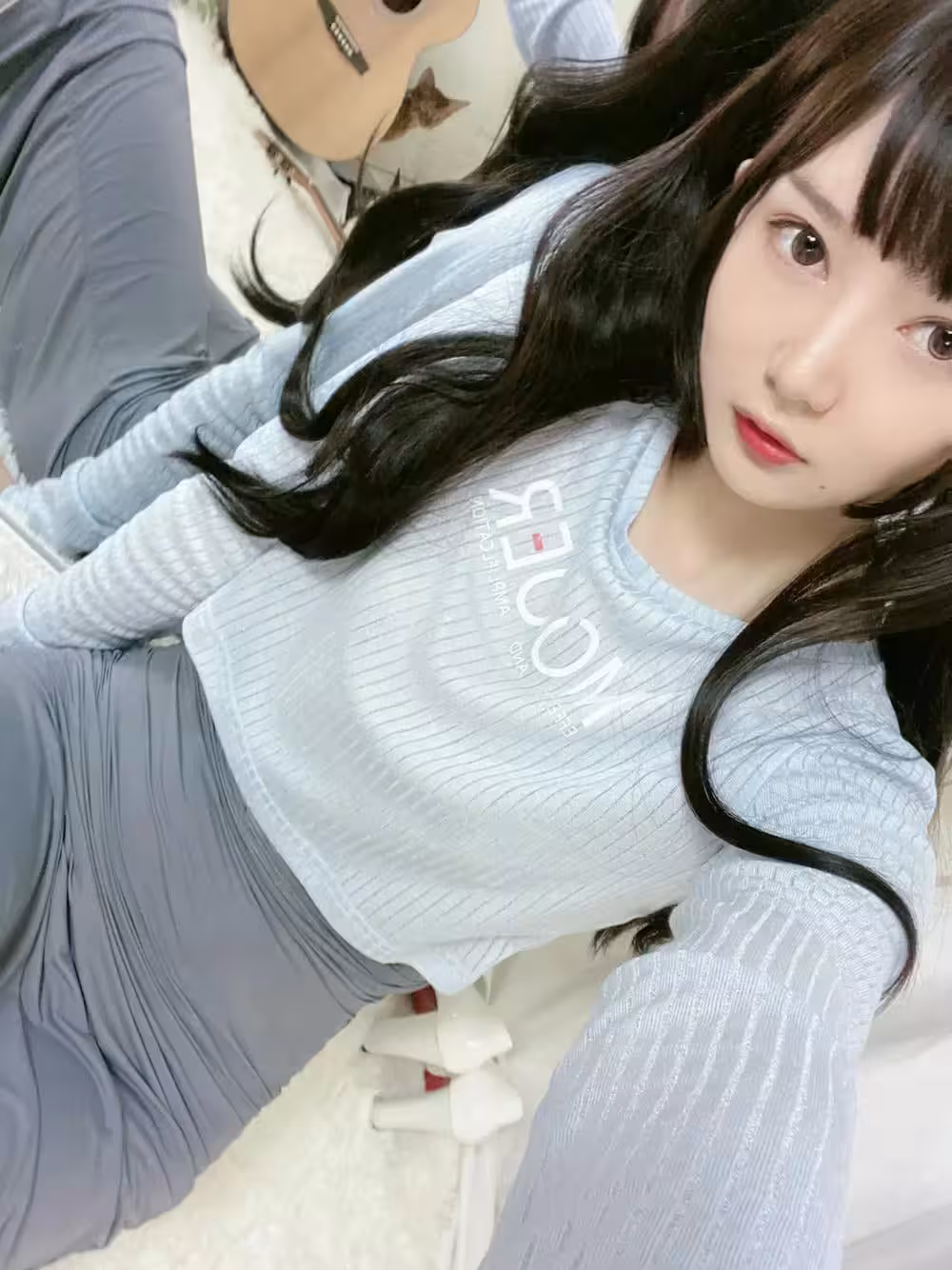 51醬 – 吉他妹妹 自拍