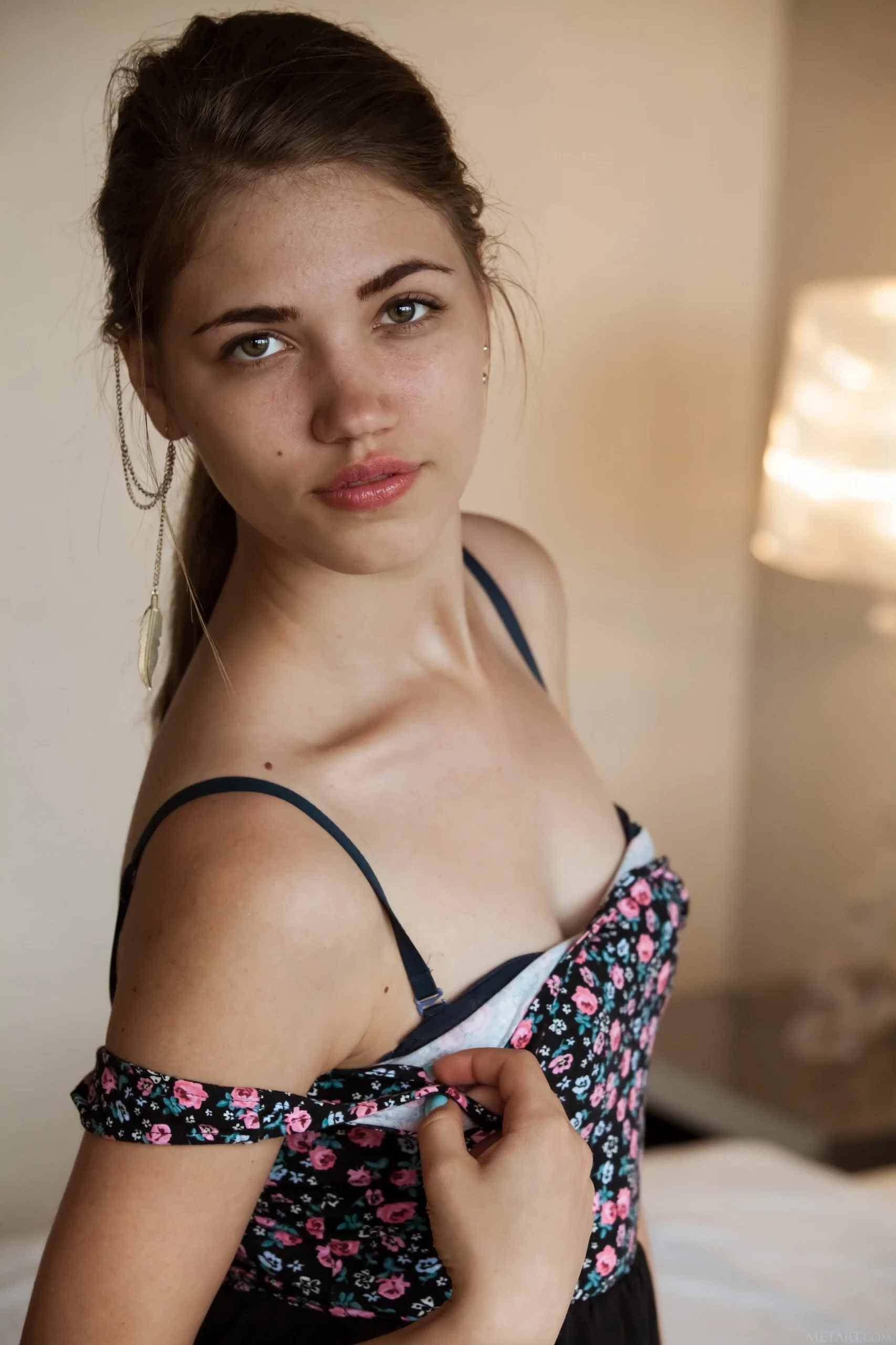 Jasmina Presenting (134P)