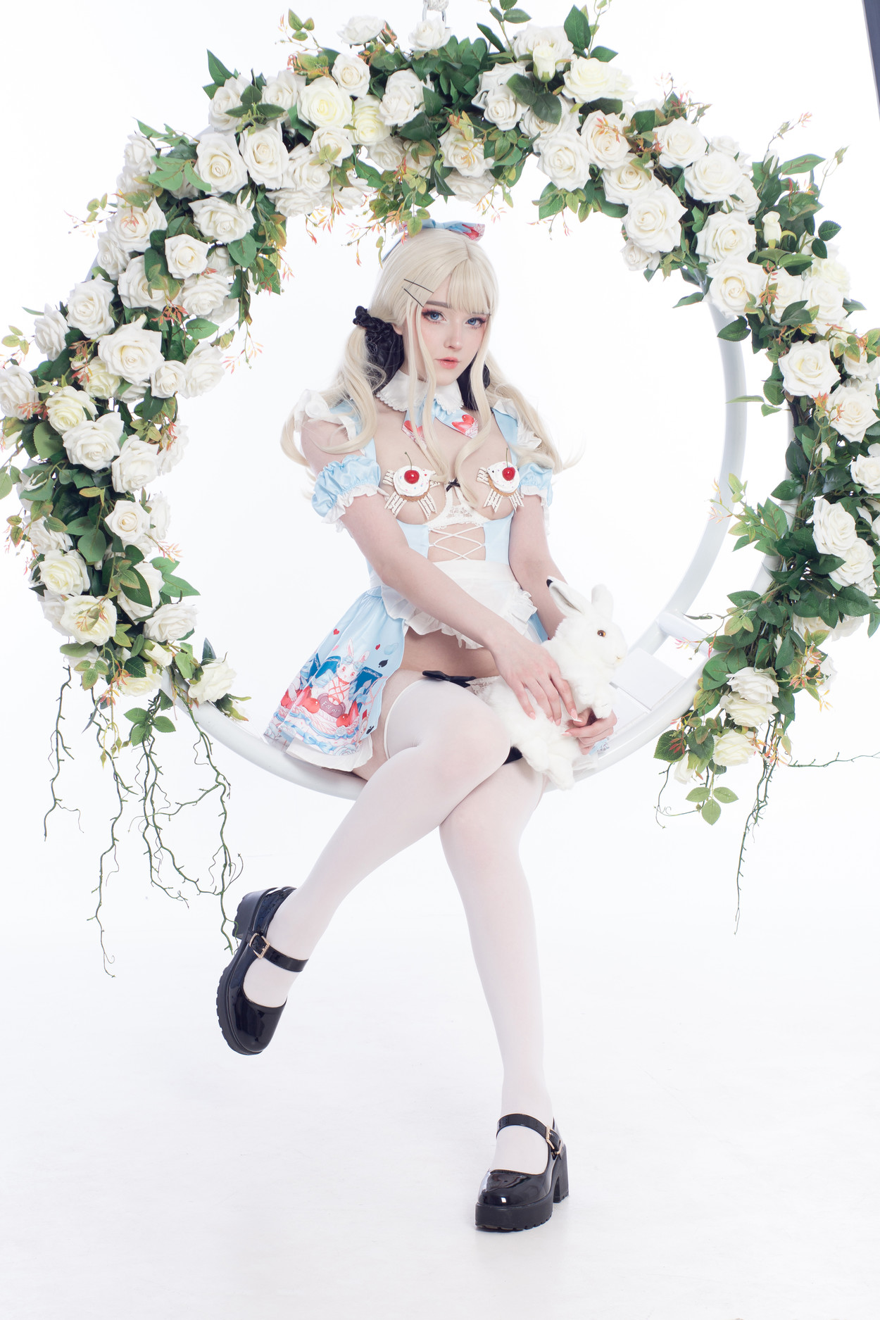 Cosplay Candy_Ball Alice in Easterland(60P)