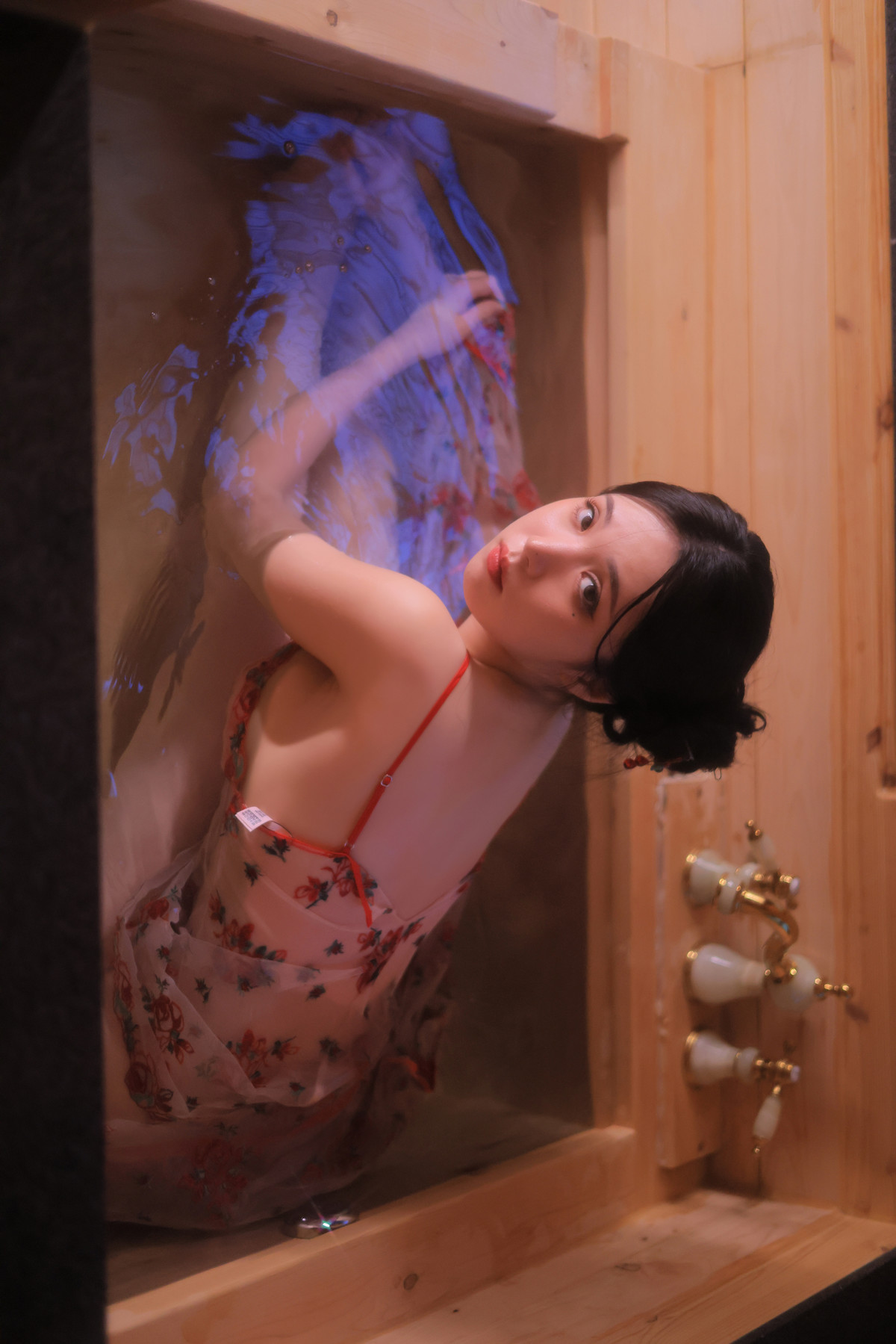 Yeon Woo 연우, Photobook ‘Heat’ Set.04(40P)