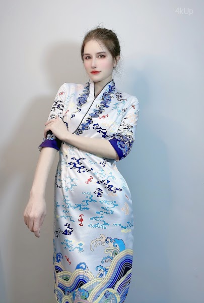 Coser@鹿八岁 预售期间附送自拍图