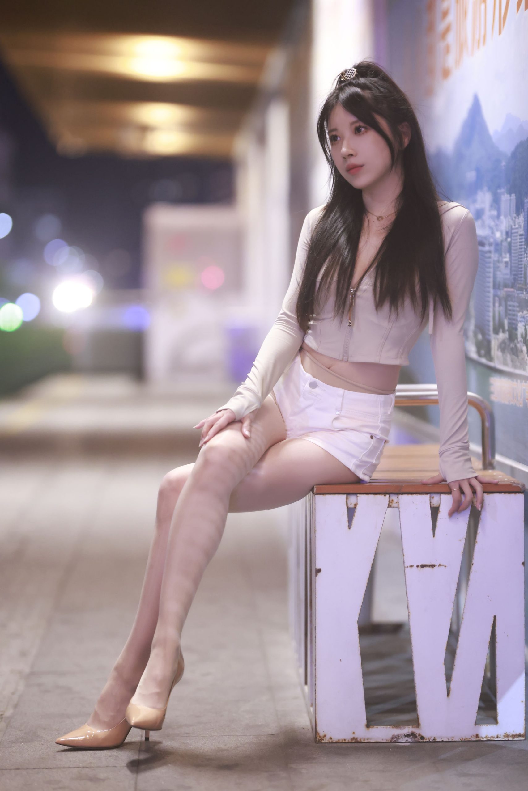 斗鱼主播小女巫露娜 - 芳踪