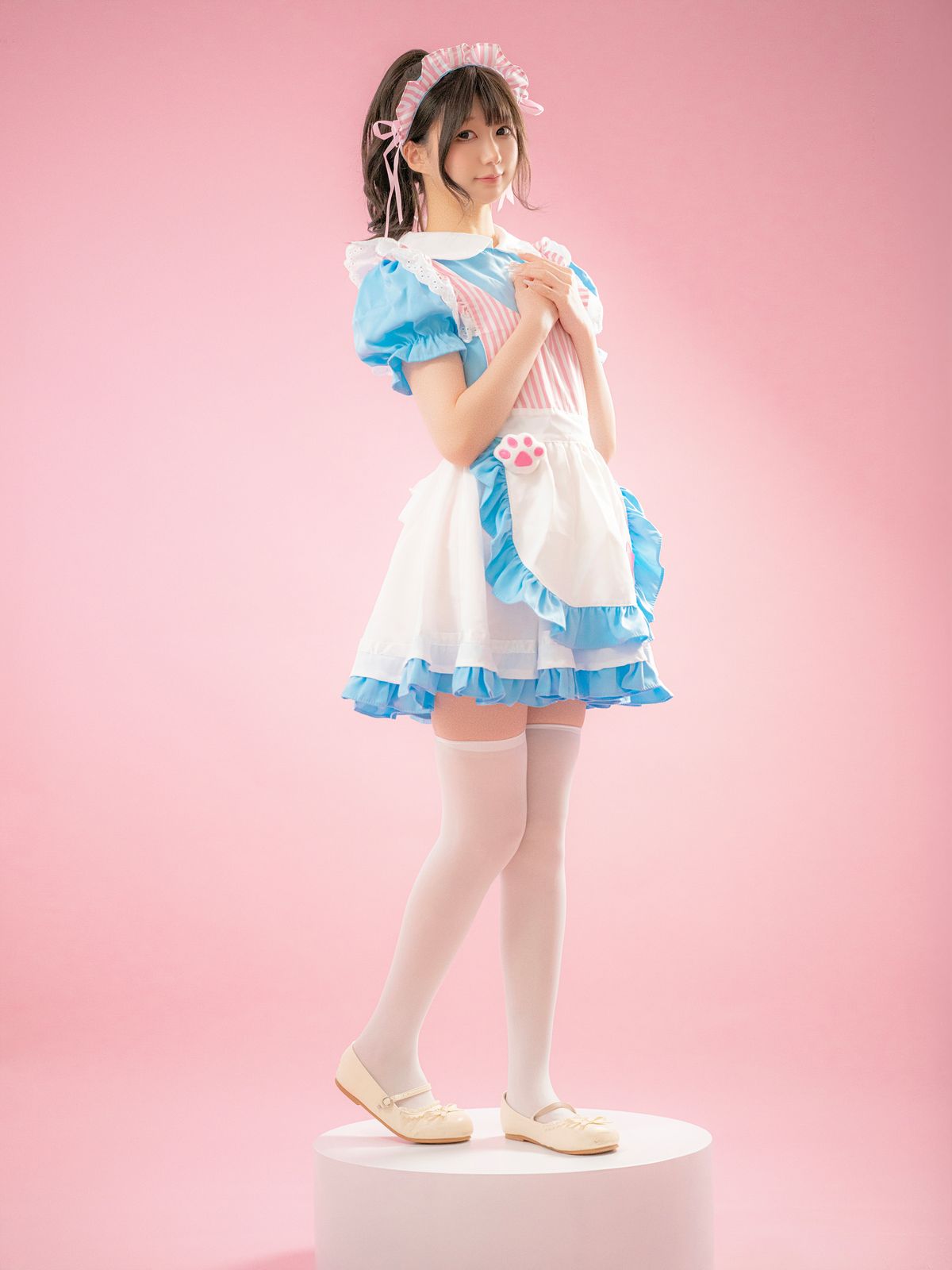 Coser@NAGISA魔物喵 – メイド喫茶 (91P)