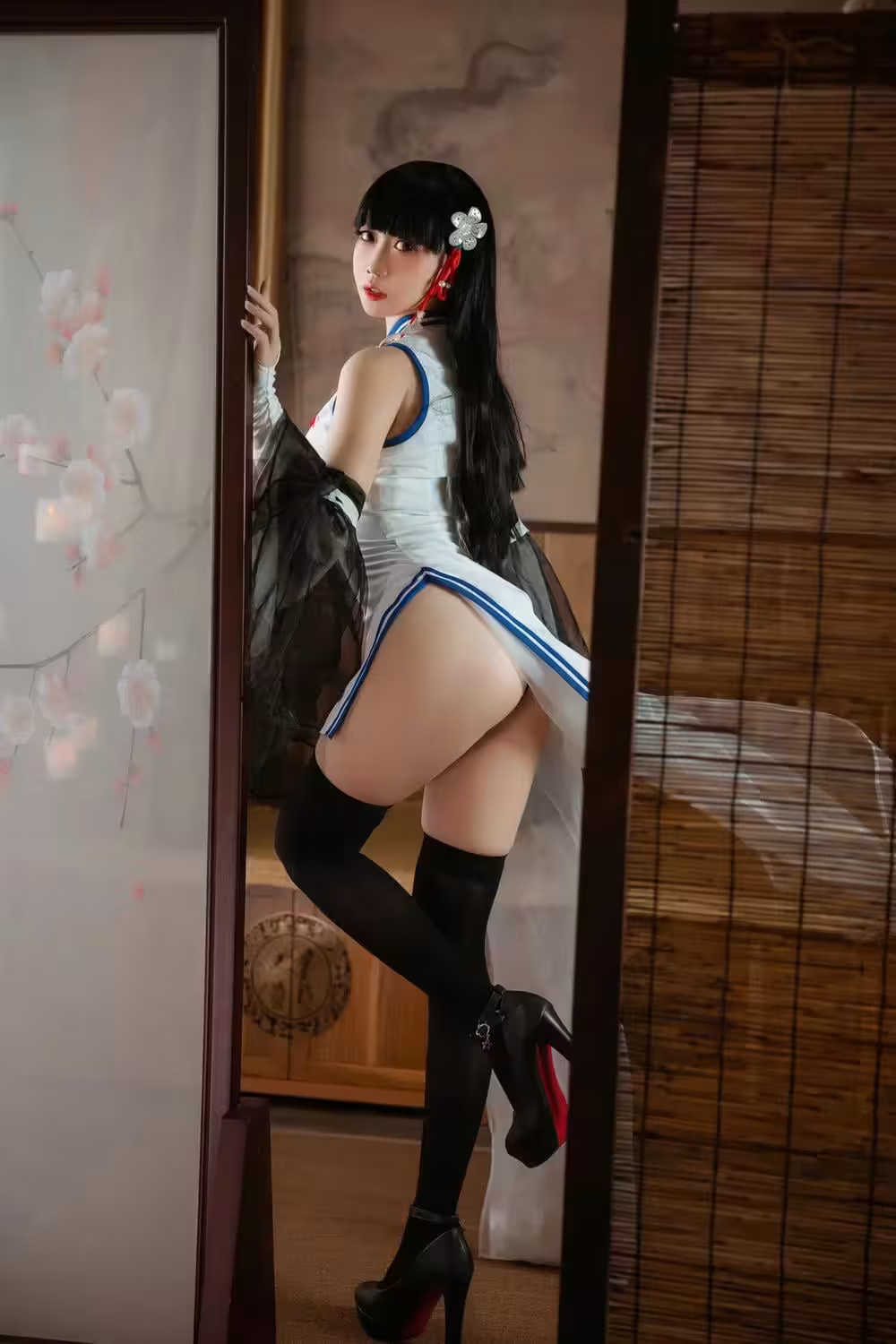 燜燜碳 – 碧藍航線 逸仙