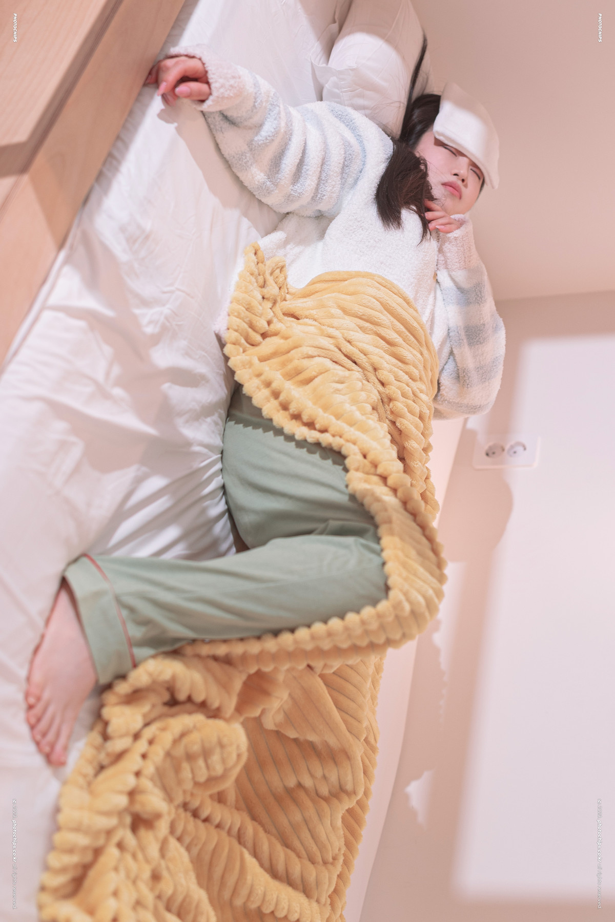 Dami 퀸다미, PhotoChips Vol.137 No.18 Set.01(53P)