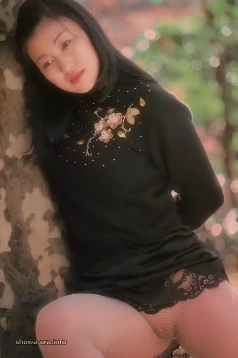 Ayako Mitsui色情明星在Ura-Books肉體抽搐中(58p)