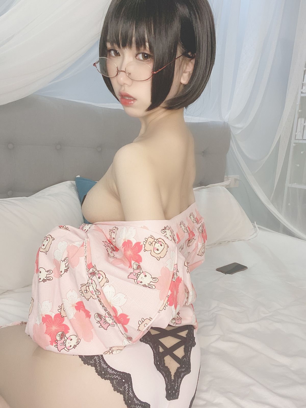 Coser@芋圆侑子 – 少妇 Part1 (58P – 8V)