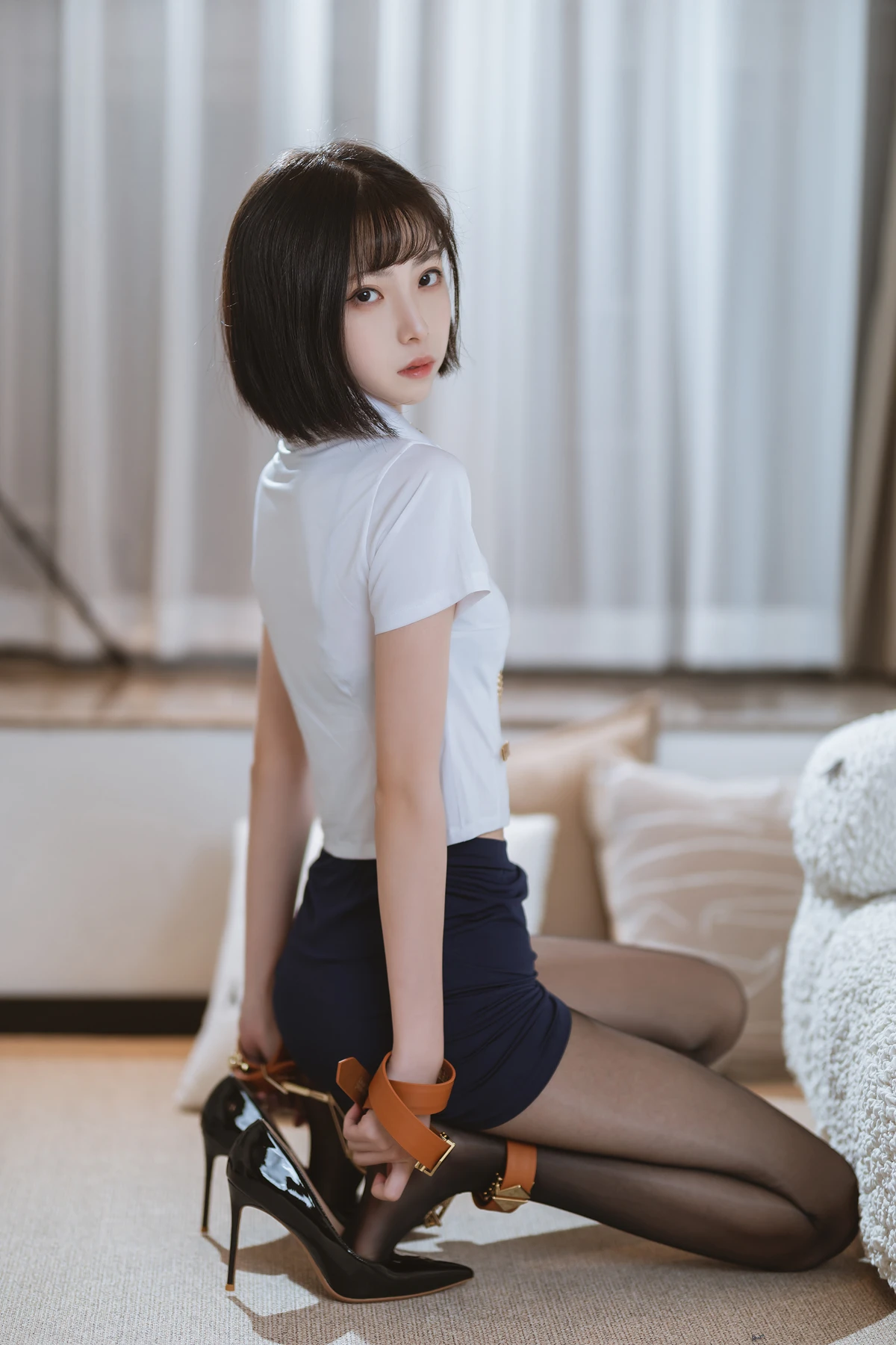 Cosplay 许岚LAN – 束缚黑色丝袜