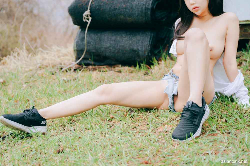 [PUSSYLET] Vol.47 CONY – Exhibitionist