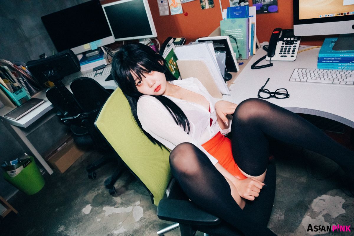 [Loozy] Zia (지아) – Office slave