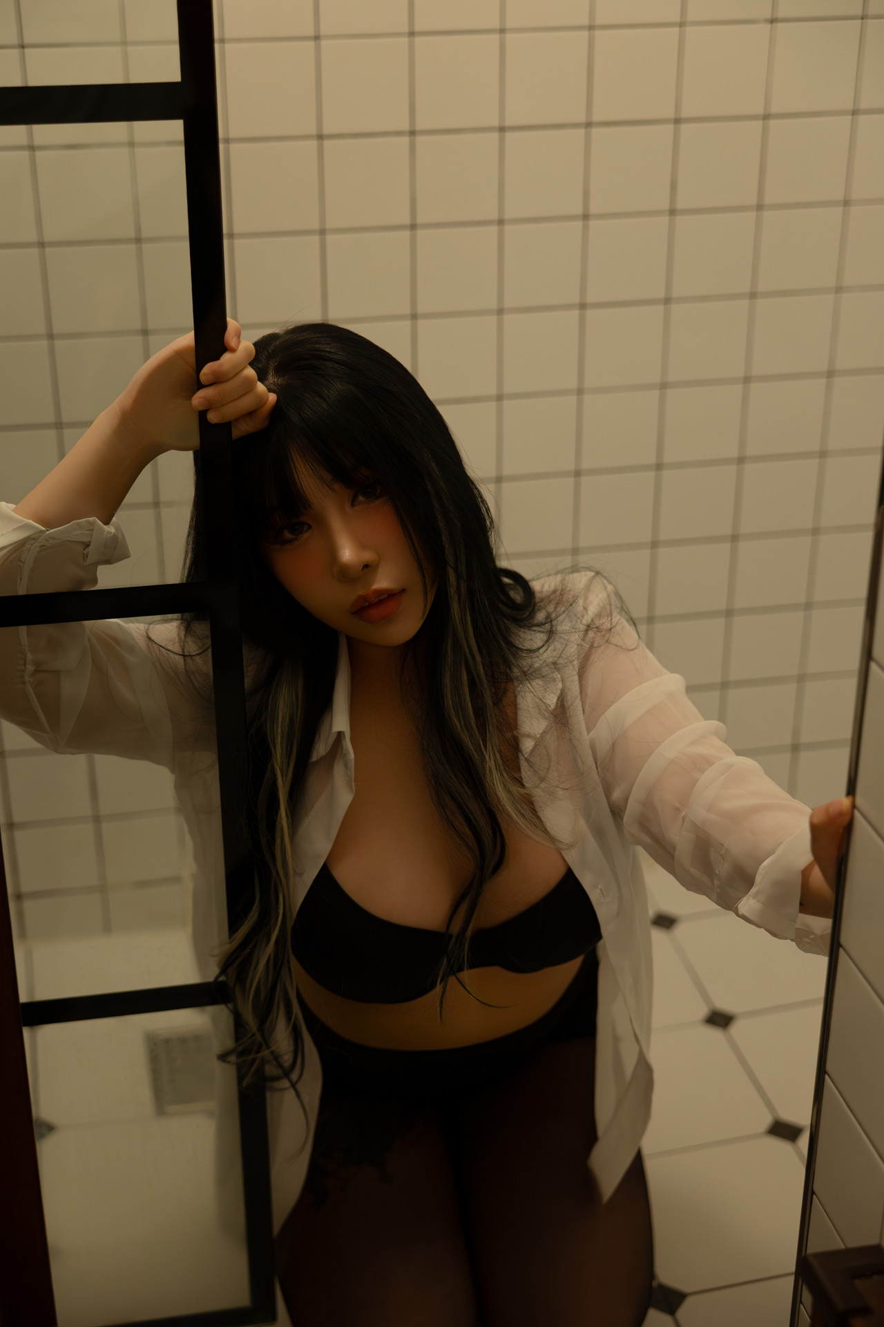 Lee Yuin 유인, Photobook ‘Girl Next Door’ Set.01(49P)