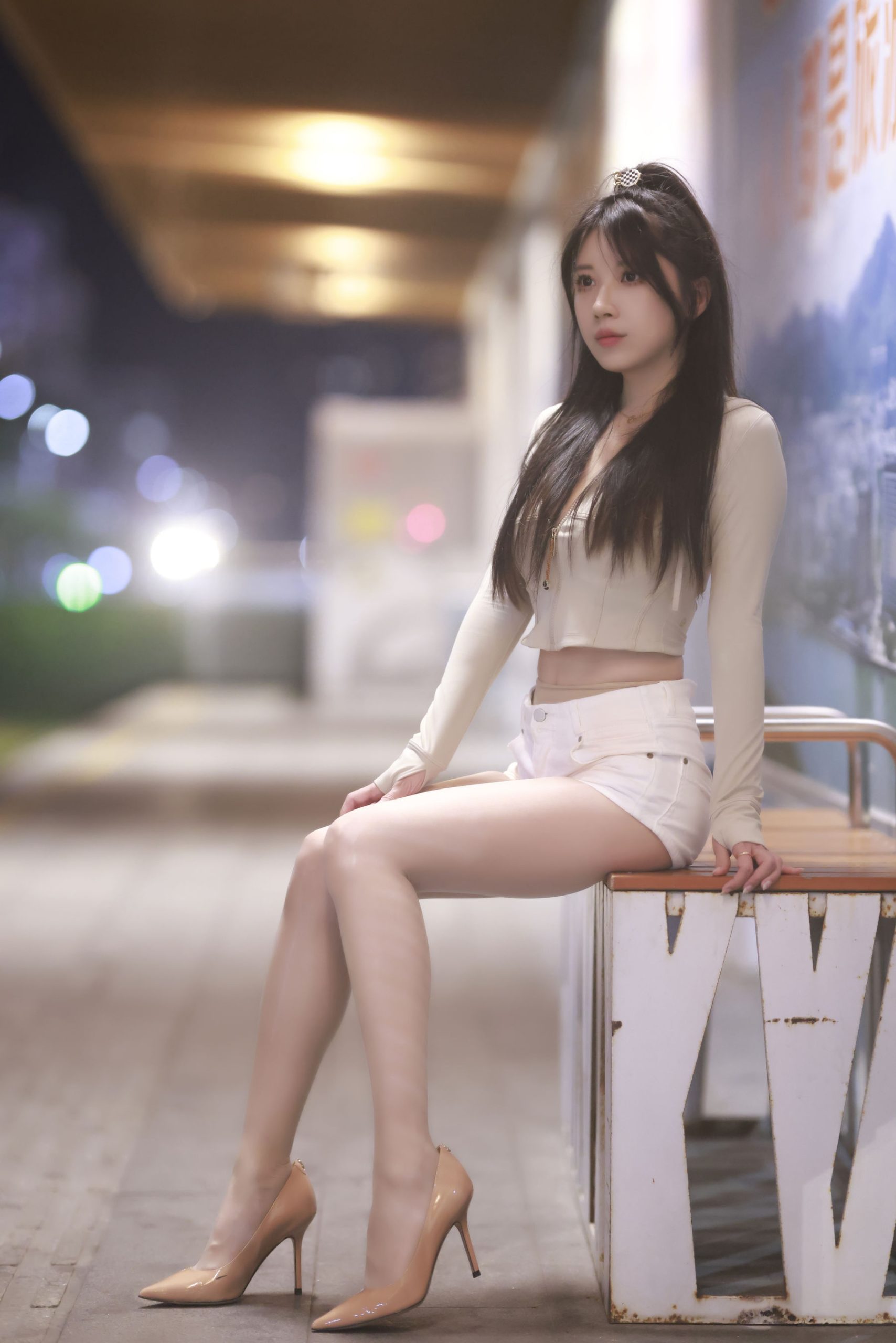 斗鱼主播小女巫露娜 - 芳踪
