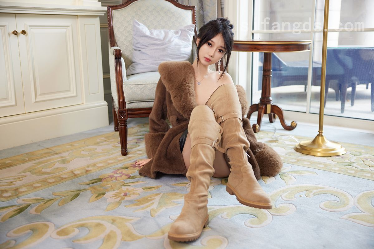 XR Uncensored Yue Er Yue Er 玥儿玥er – R18 秀人网模特 魅力皮草 Part01 (47P – 5V)