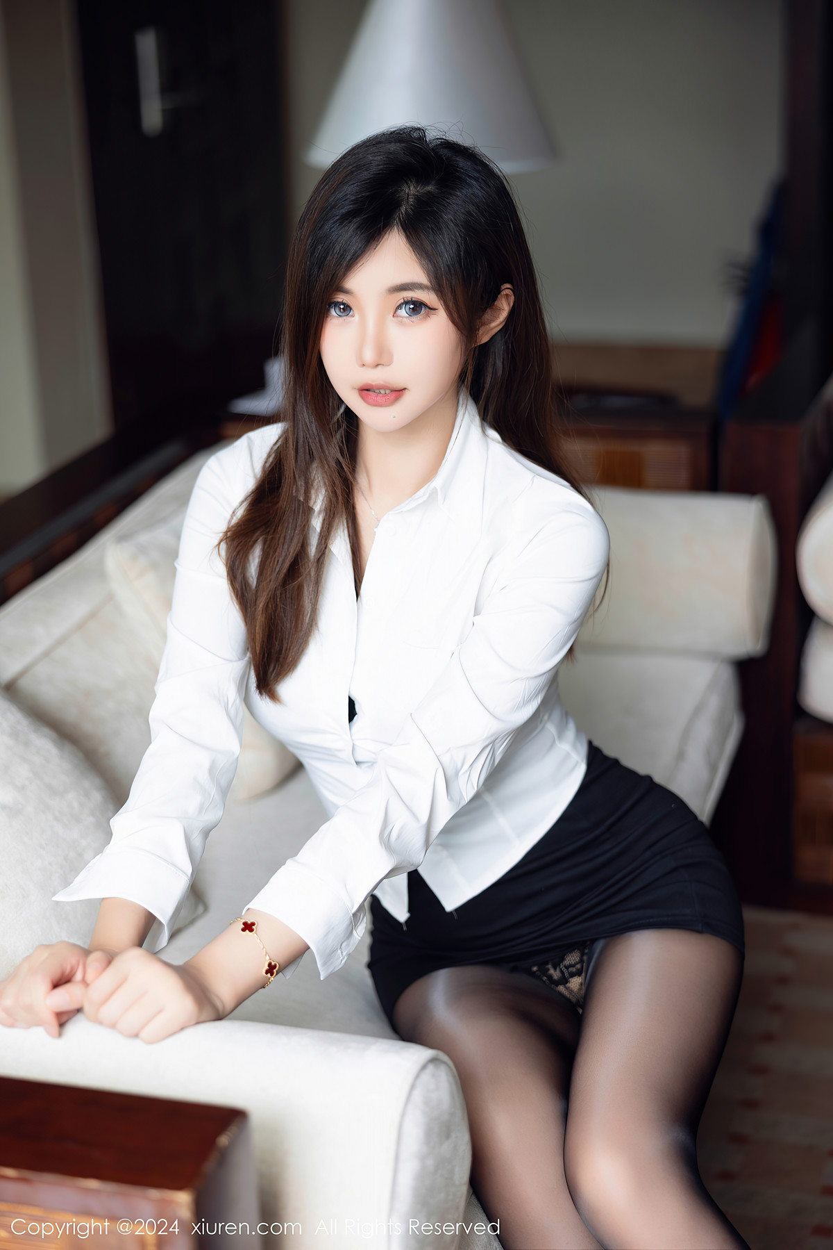 XiuRen秀人网 No.8053 绮里嘉ula(91P)