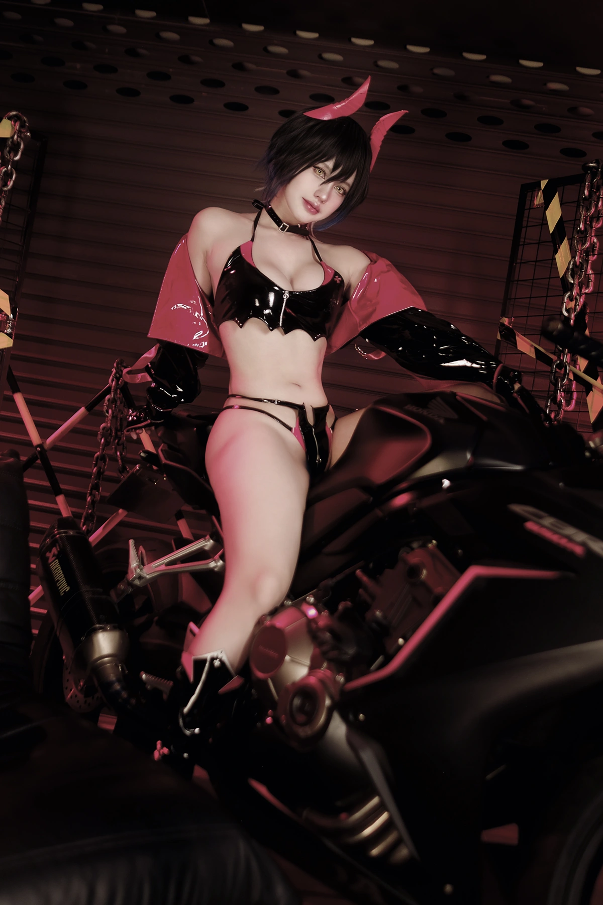 Cosplay PingPing平平 – Rossana NIKKE