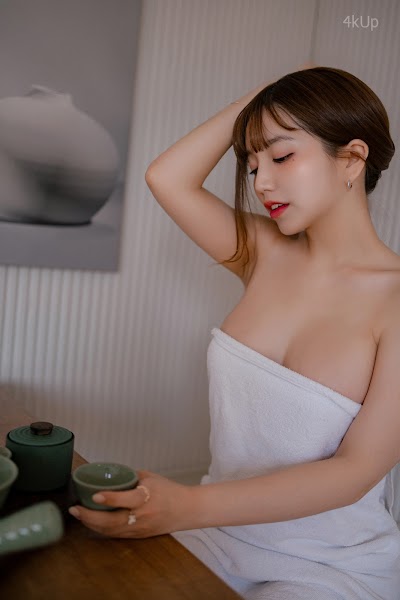 Yoonbly In the water
