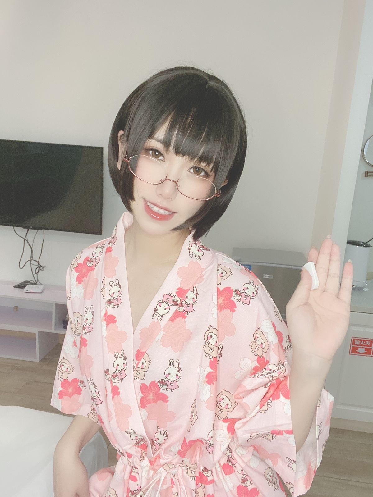 Coser@芋圆侑子 – 少妇 Part1 (58P – 8V)