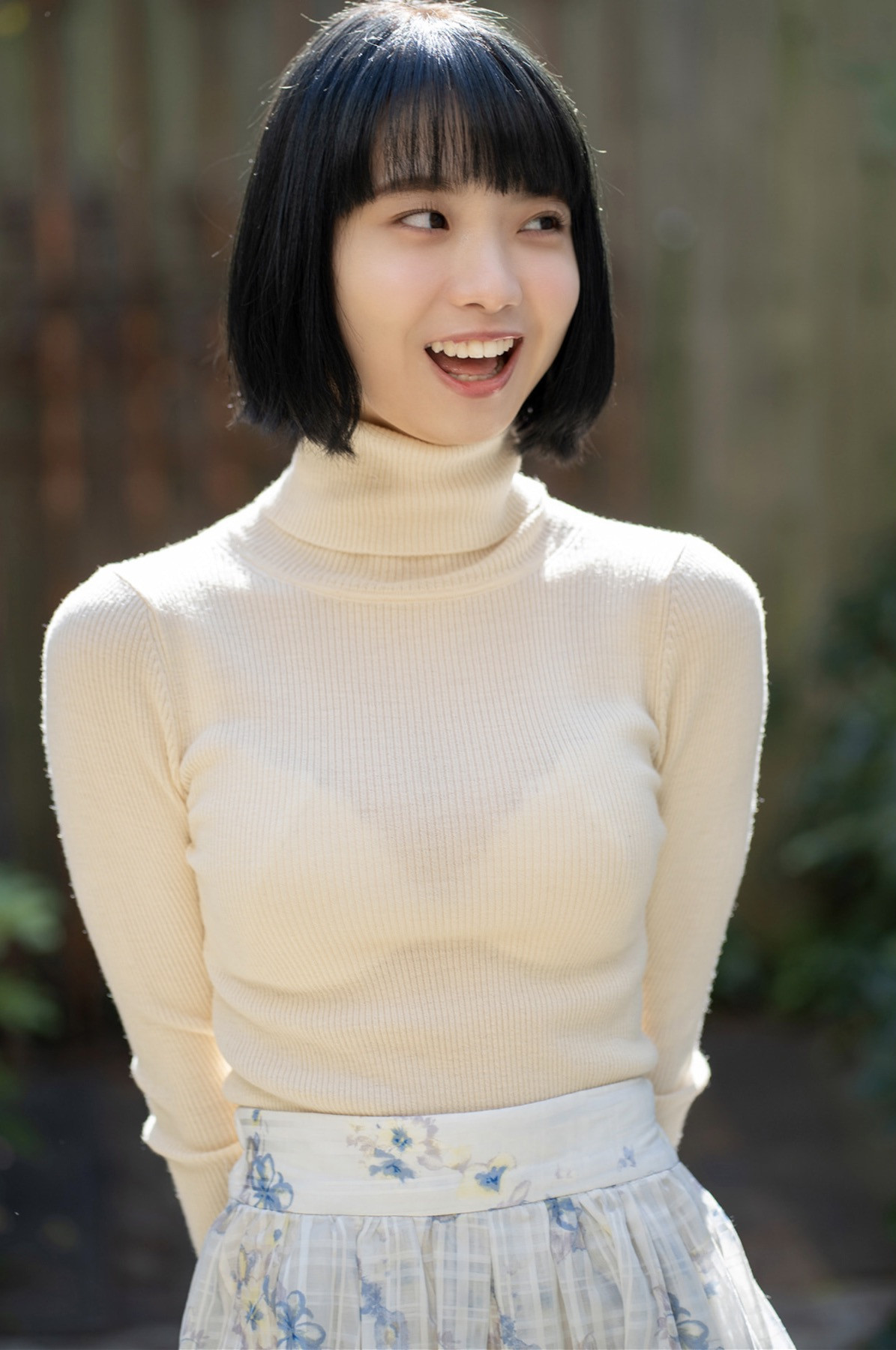 Touka Totsuki 遠月とうか, FLASHデジタル写真集 「アイドル人生、満喫中！」 Set.01
